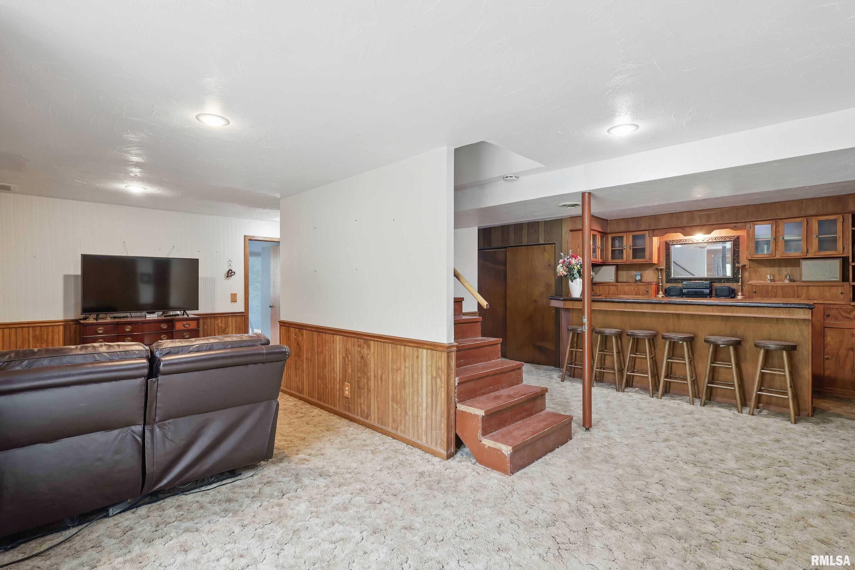 6318 Dodds Drive, Bettendorf, Iowa image 24