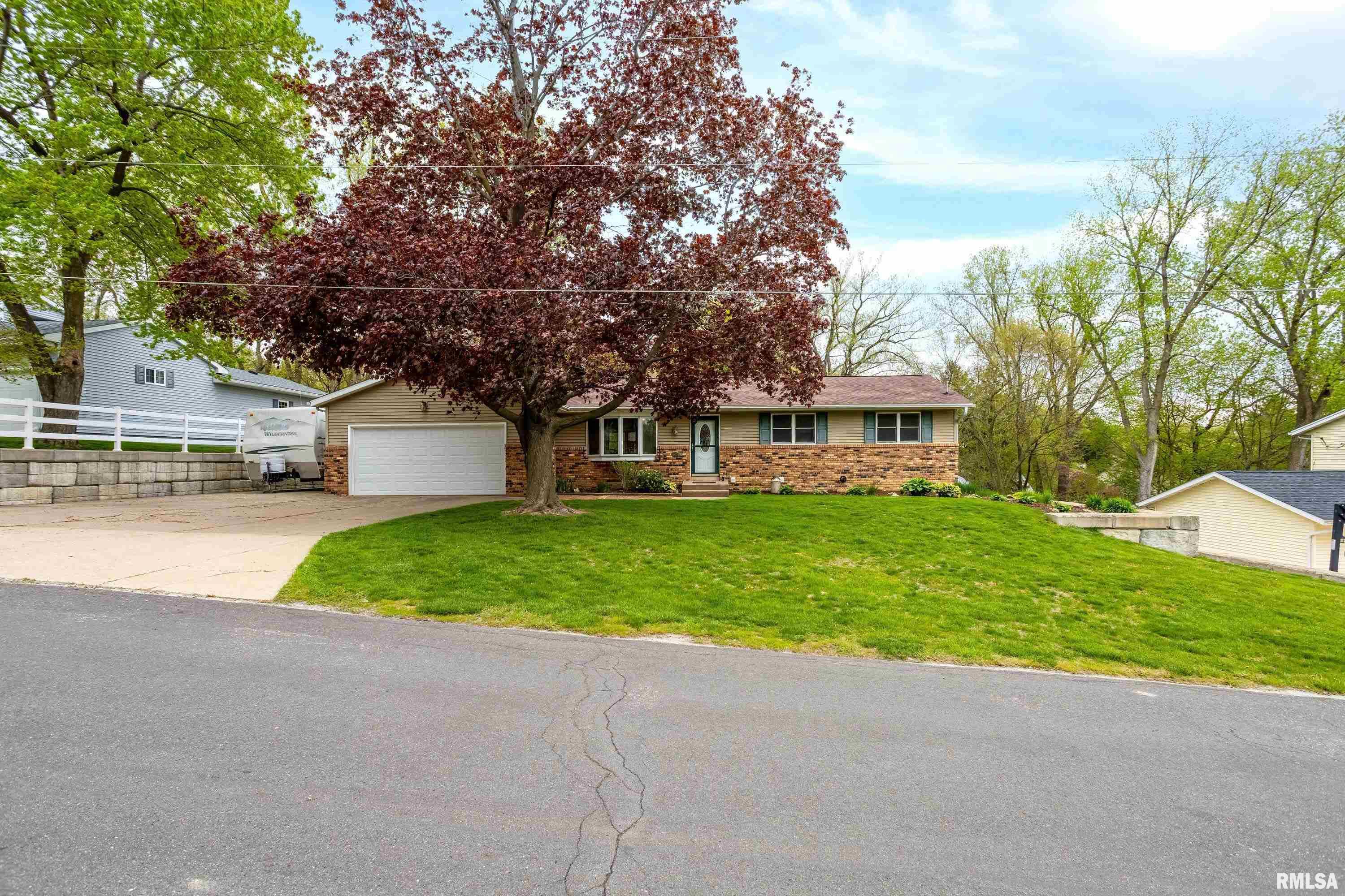 6318 Dodds Drive, Bettendorf, Iowa image 44