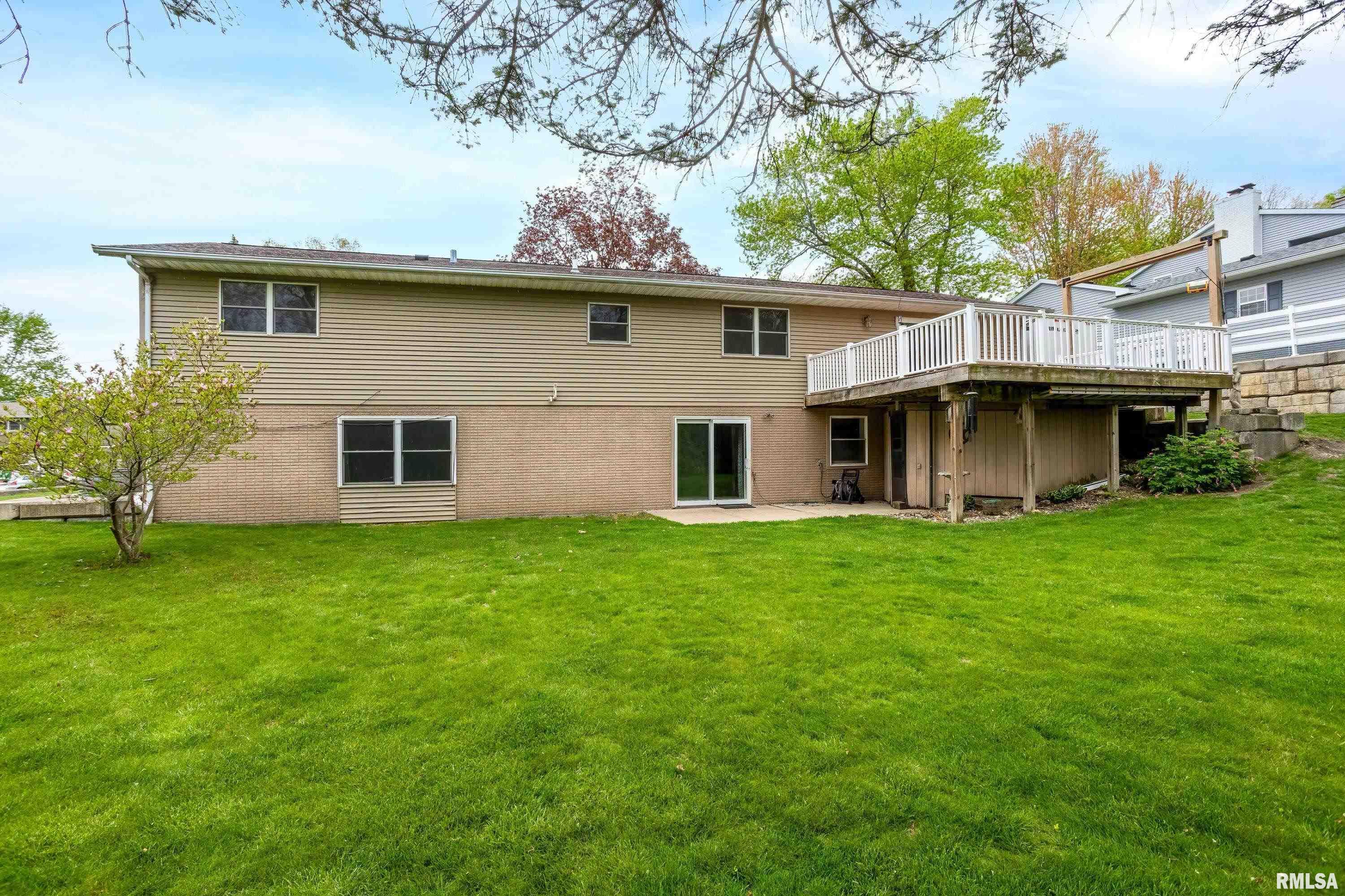 6318 Dodds Drive, Bettendorf, Iowa image 32