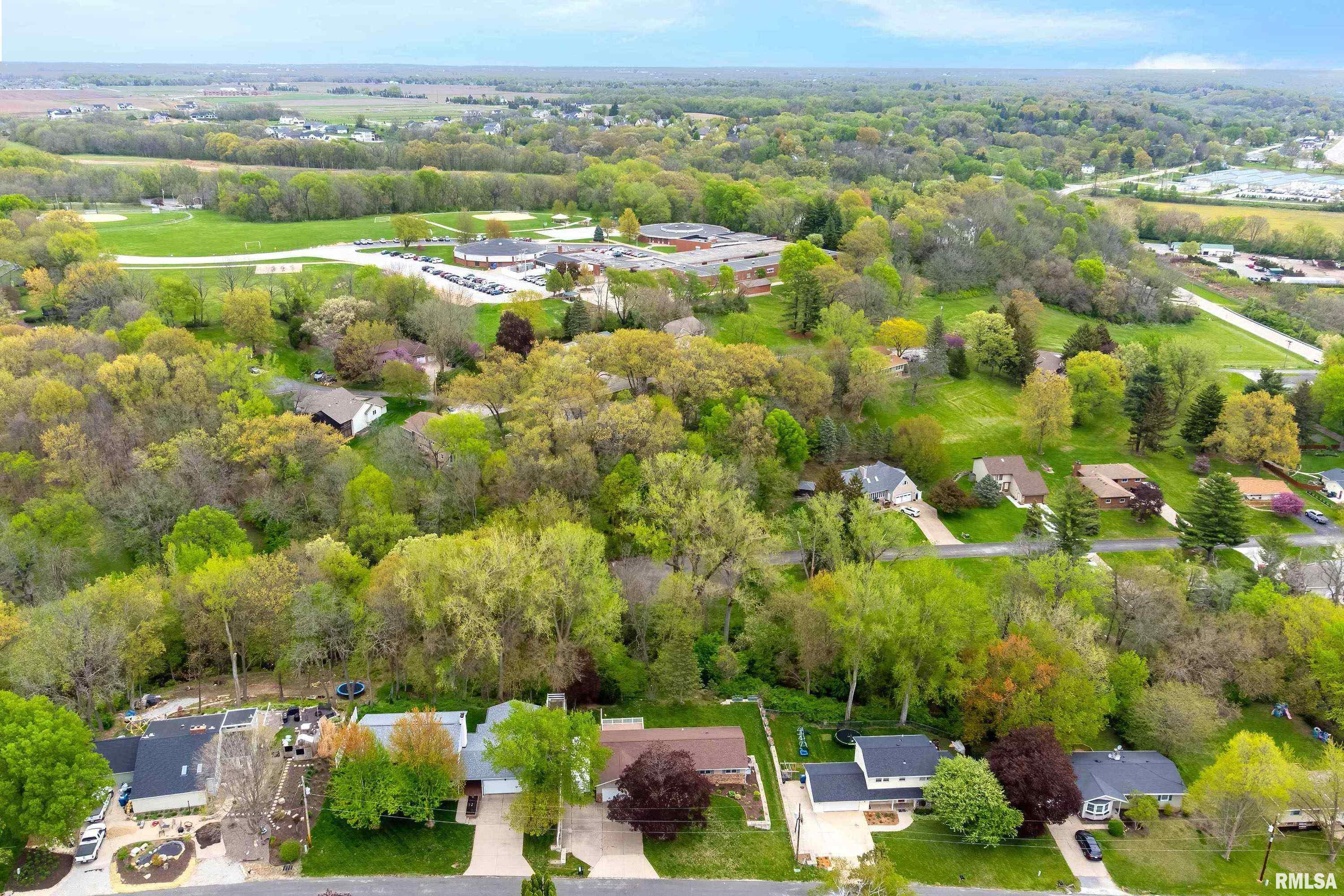 6318 Dodds Drive, Bettendorf, Iowa image 41