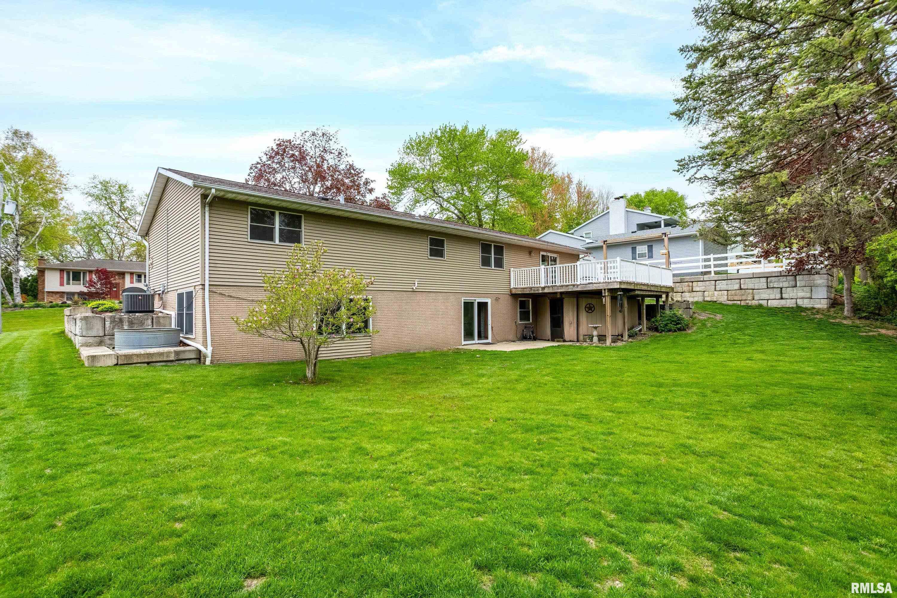 6318 Dodds Drive, Bettendorf, Iowa image 33
