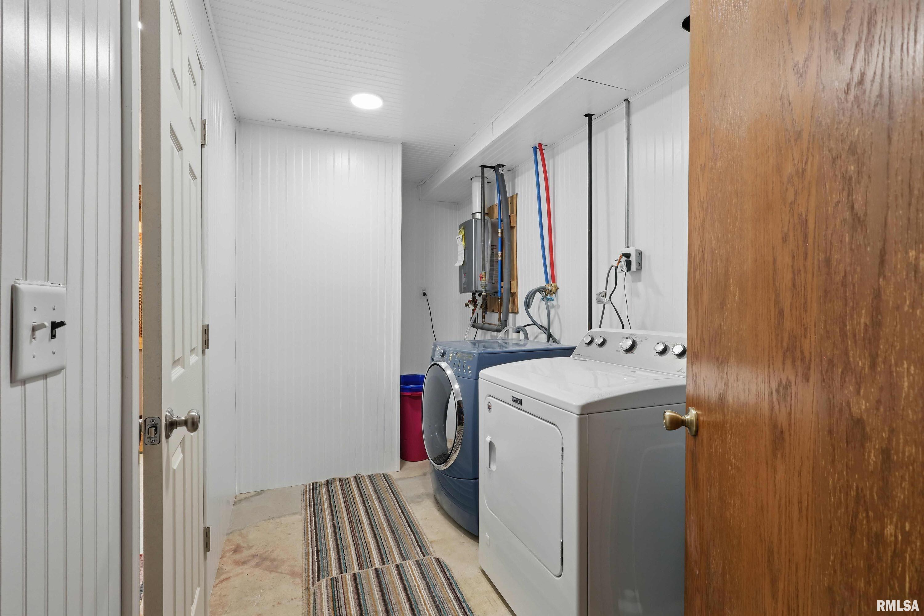 6318 Dodds Drive, Bettendorf, Iowa image 31