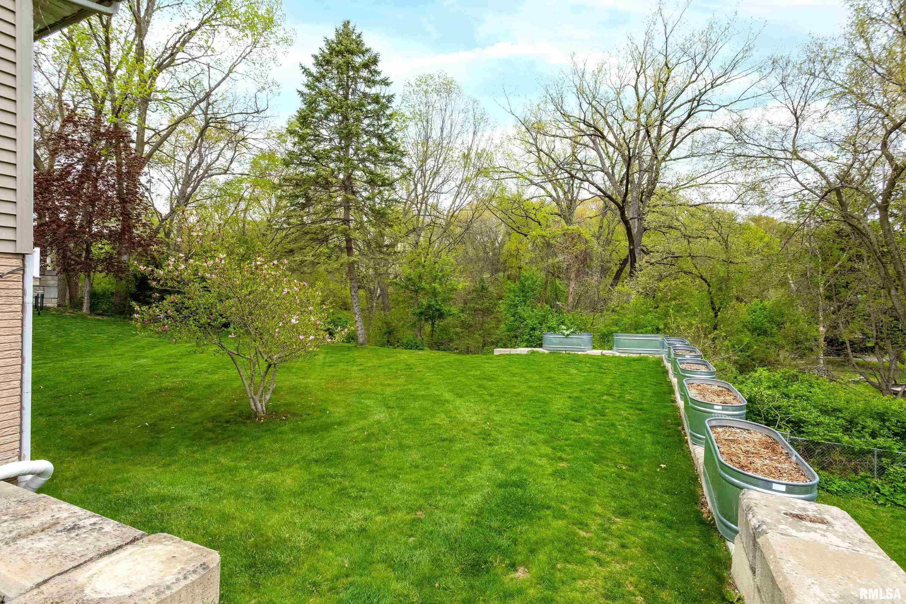 6318 Dodds Drive, Bettendorf, Iowa image 34