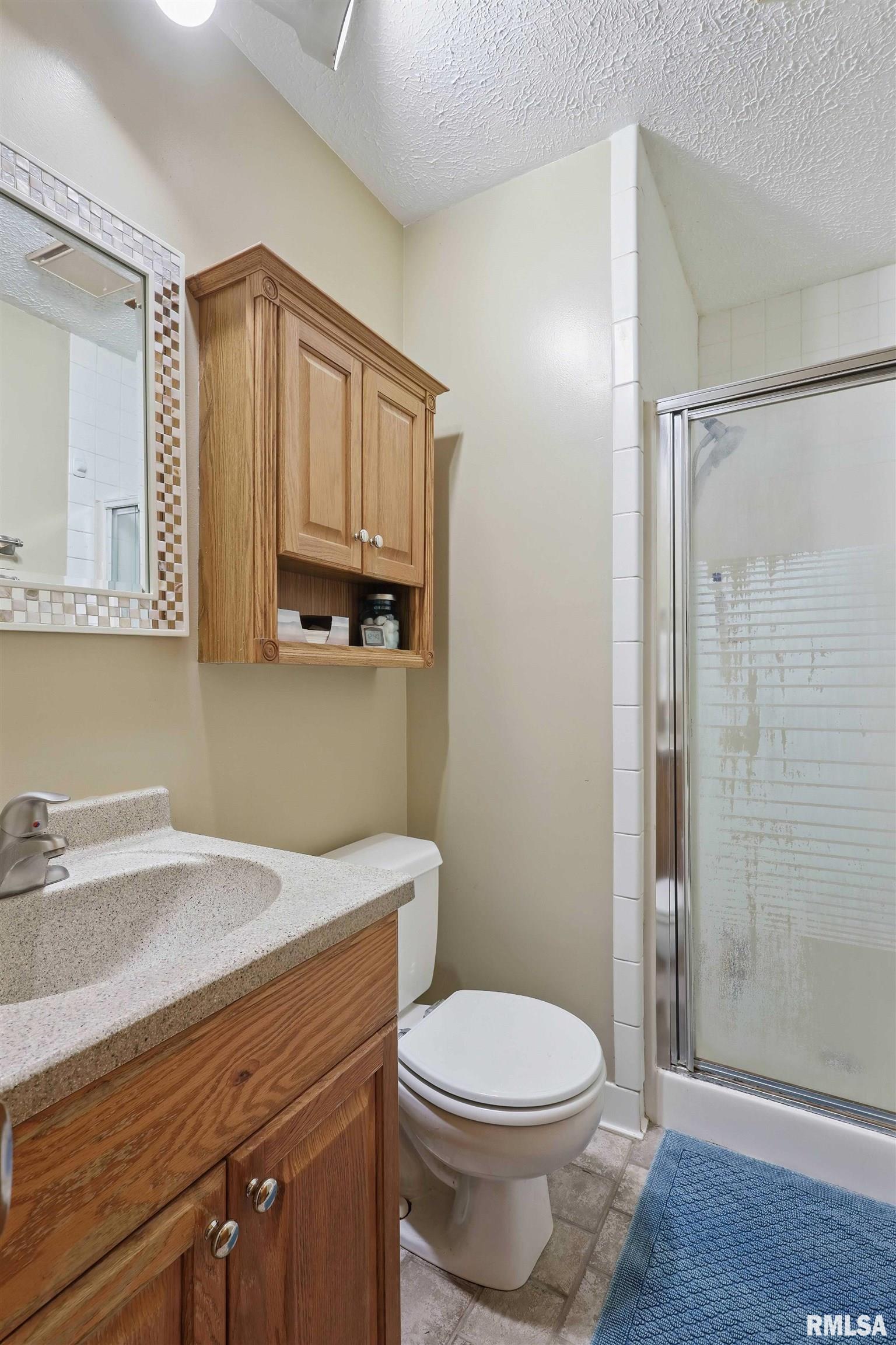 6318 Dodds Drive, Bettendorf, Iowa image 17
