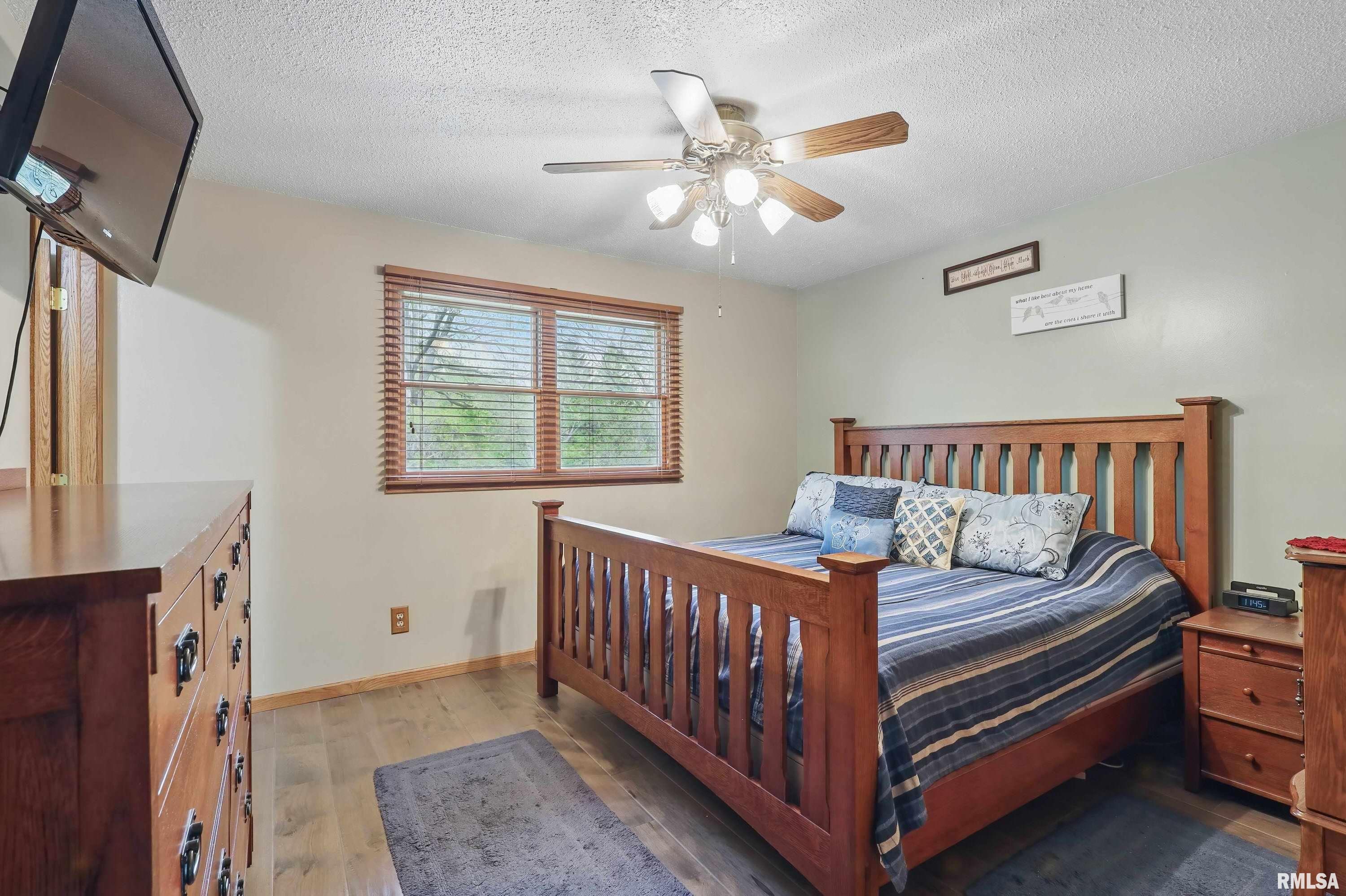 6318 Dodds Drive, Bettendorf, Iowa image 14