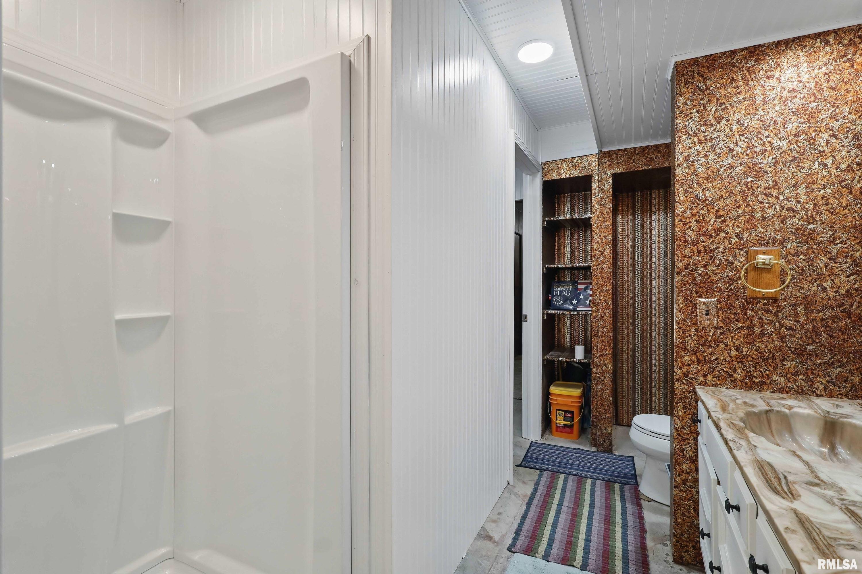 6318 Dodds Drive, Bettendorf, Iowa image 30