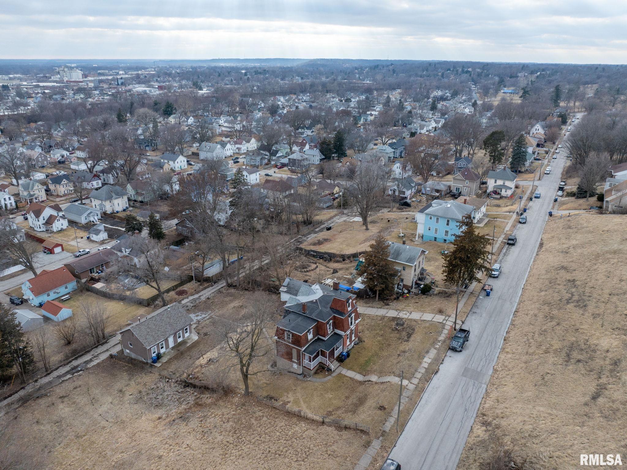 1421 W 10th Street, Davenport, Iowa image 10