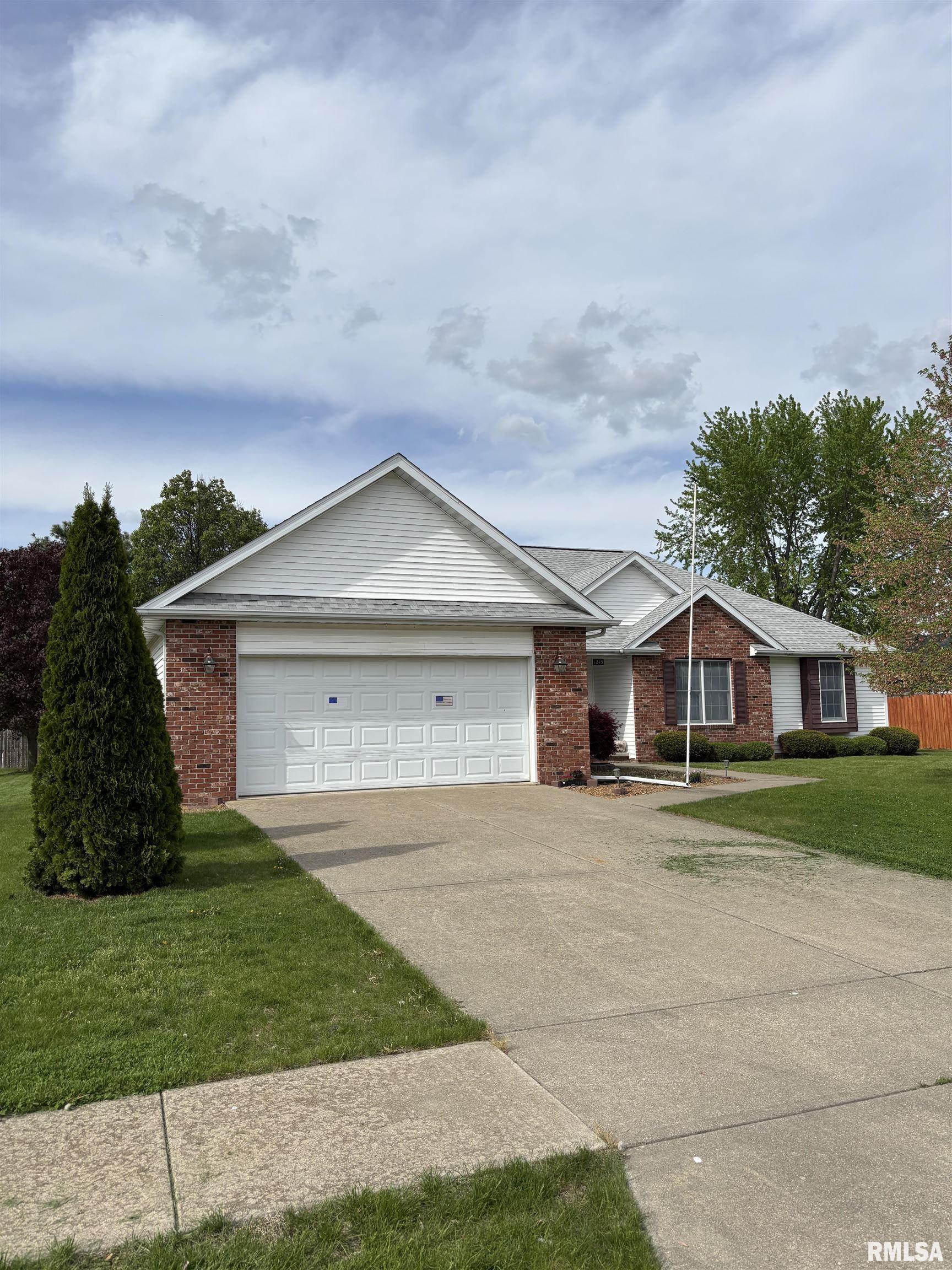 1245 Oakbrook Avenue, Chatham, Illinois image 2