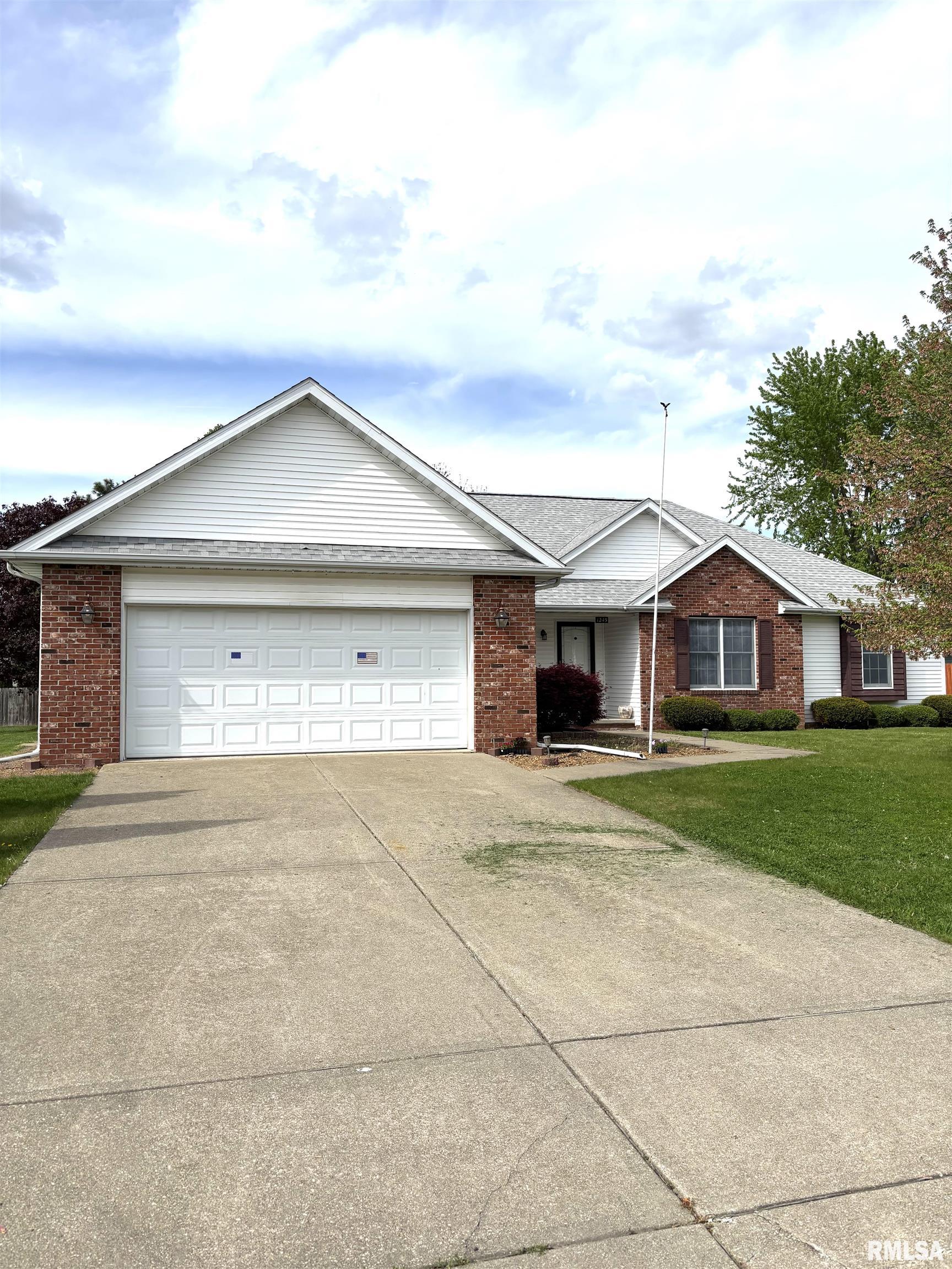 1245 Oakbrook Avenue, Chatham, Illinois image 1