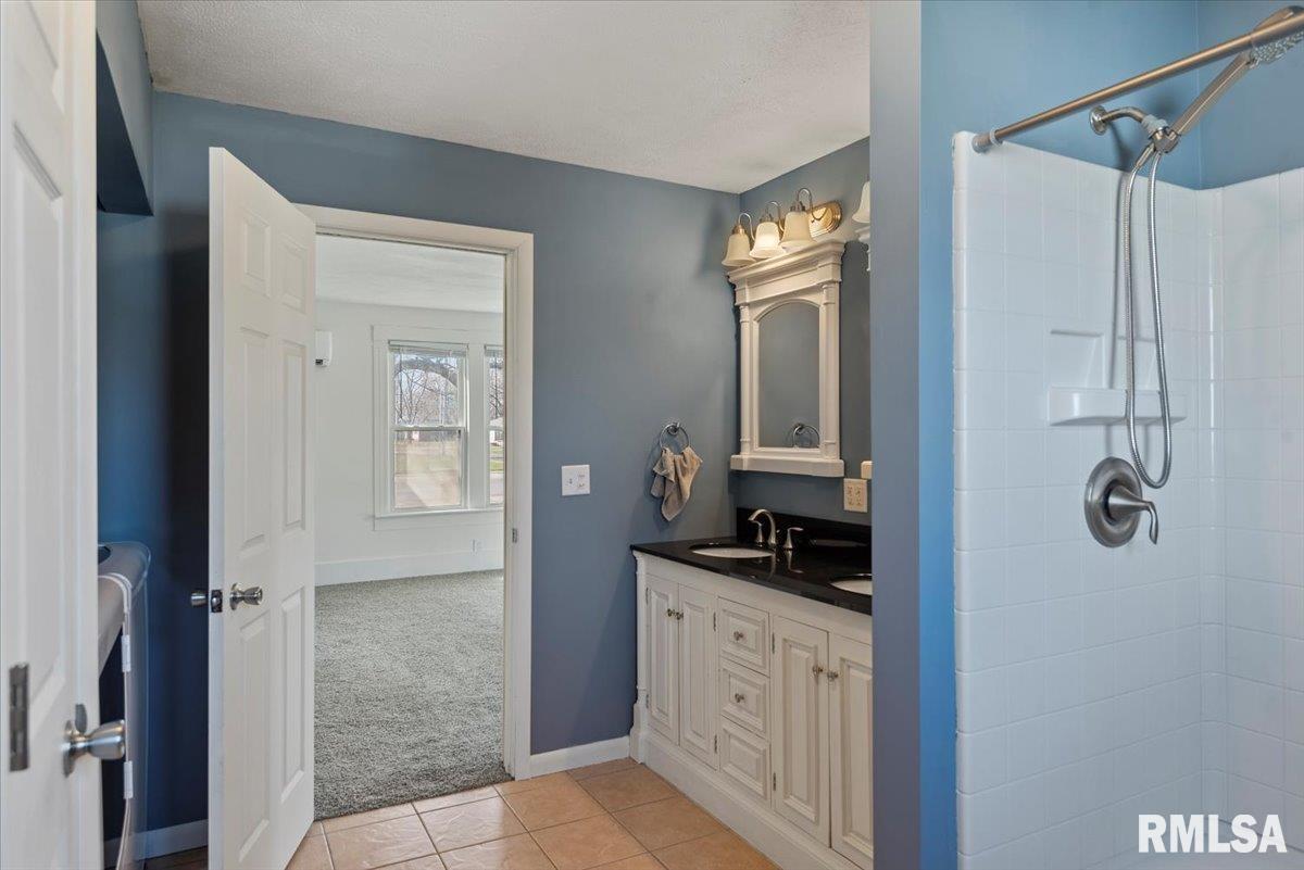 204 N Emmett Street, Virden, Illinois image 25
