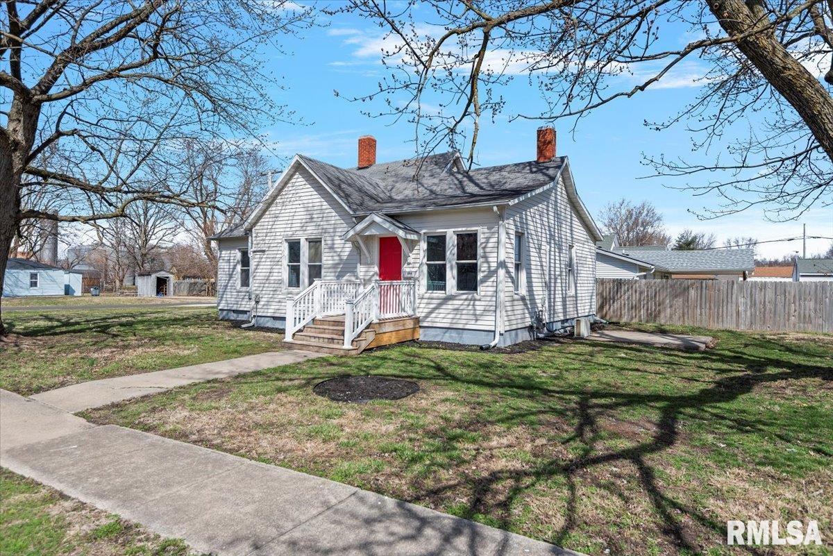 204 N Emmett Street, Virden, Illinois image 2