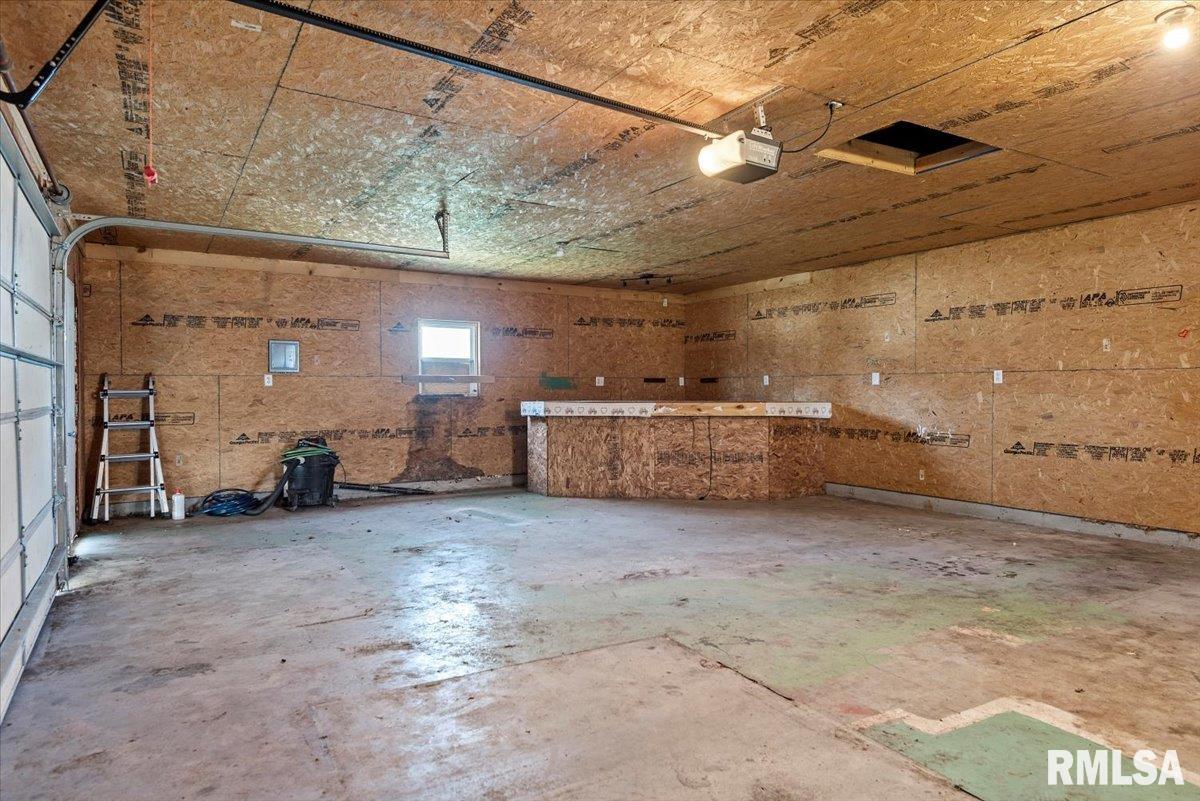 204 N Emmett Street, Virden, Illinois image 33