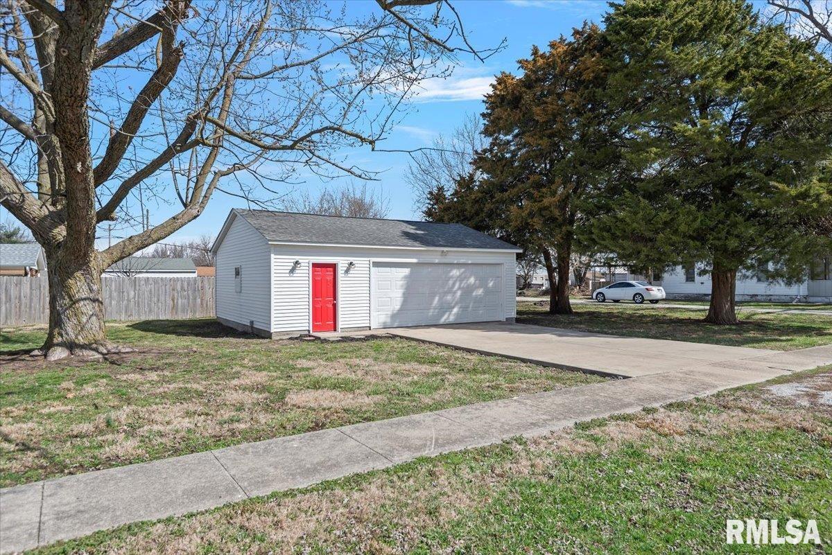 204 N Emmett Street, Virden, Illinois image 42