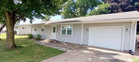 Homes For Sale - 220 N Eastview Street<br/> Adams County, Camp Point, IL 62320