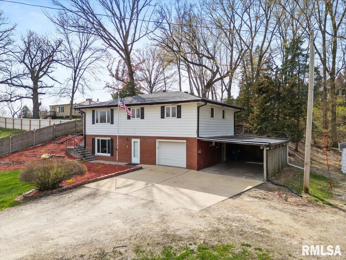 4690 Criswell Street, Bettendorf, Iowa image 5