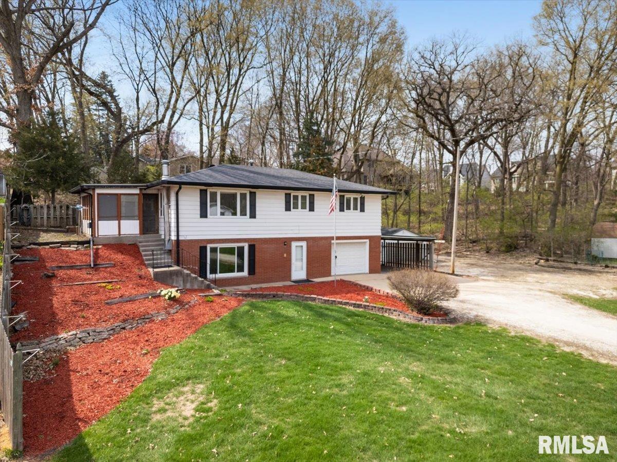 4690 Criswell Street, Bettendorf, Iowa image 4