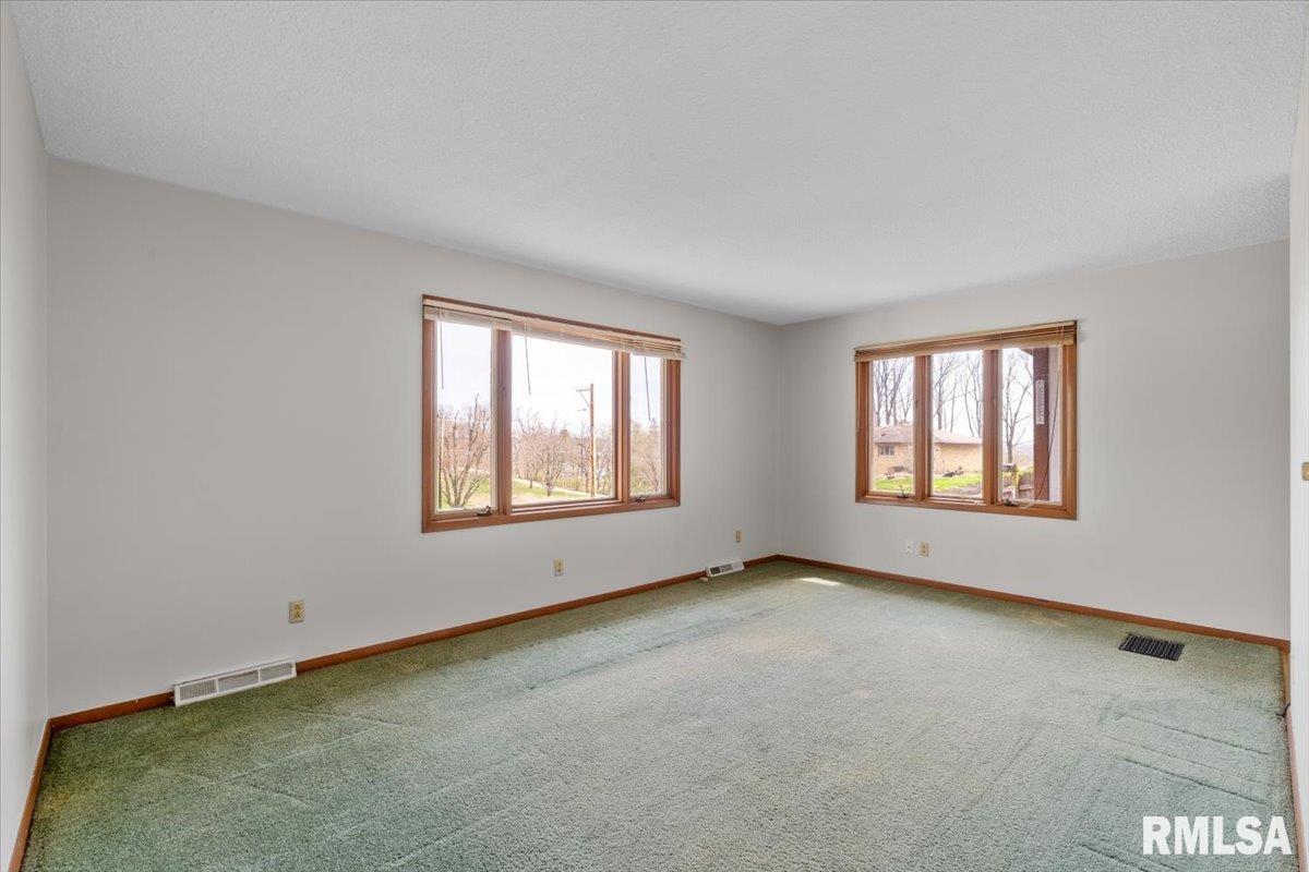 4690 Criswell Street, Bettendorf, Iowa image 19