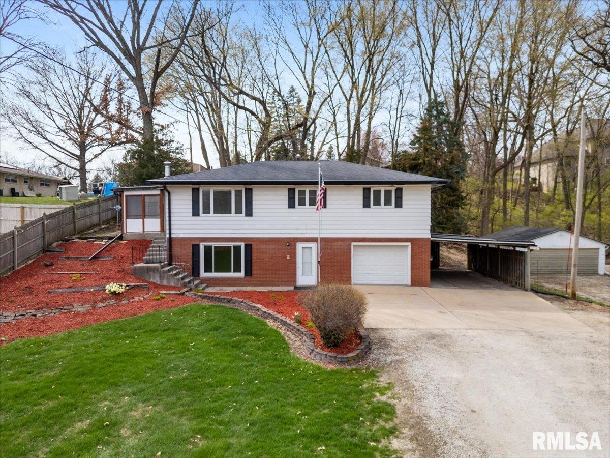 4690 Criswell Street, Bettendorf, Iowa image 3