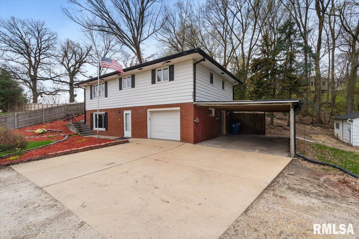 4690 Criswell Street, Bettendorf, Iowa image 9