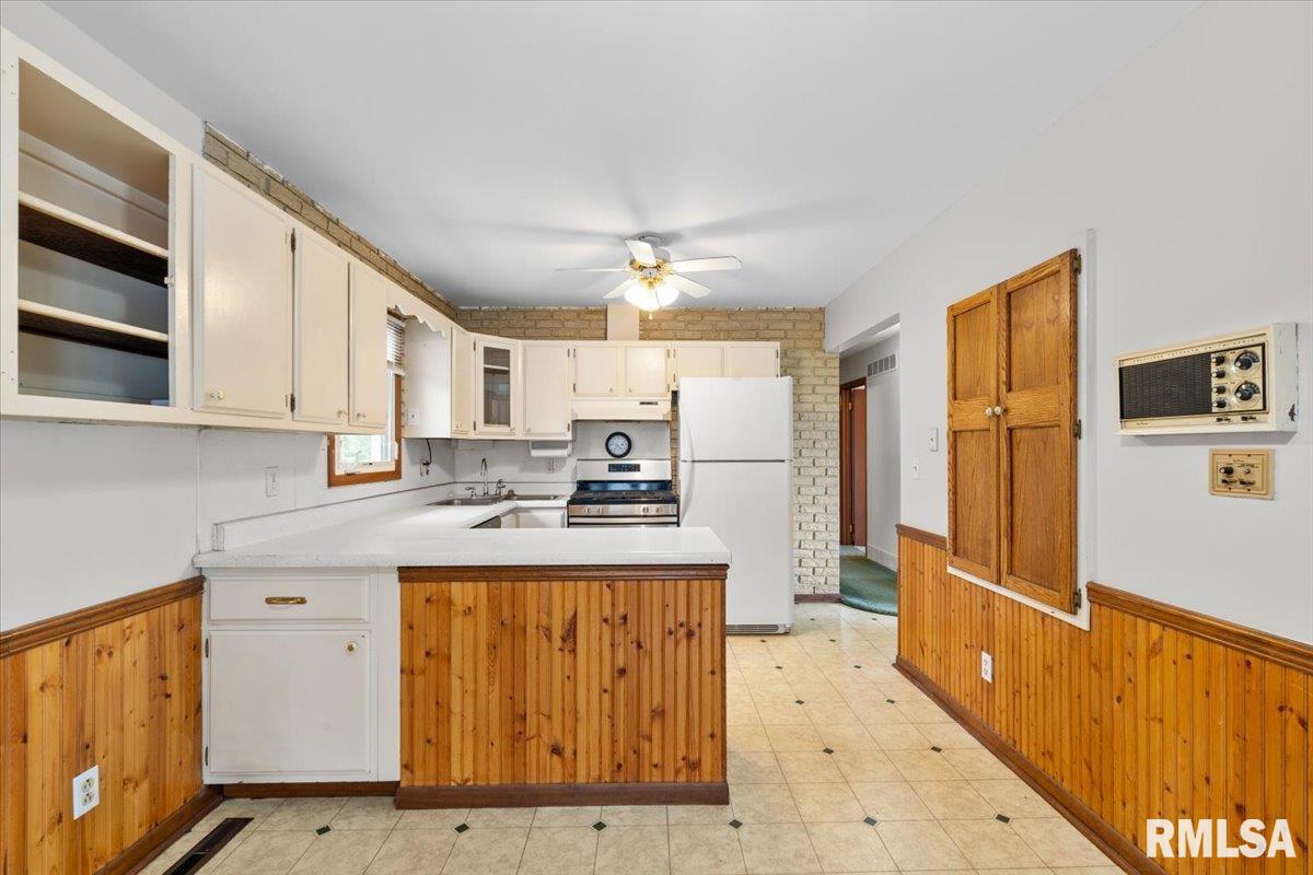 4690 Criswell Street, Bettendorf, Iowa image 24