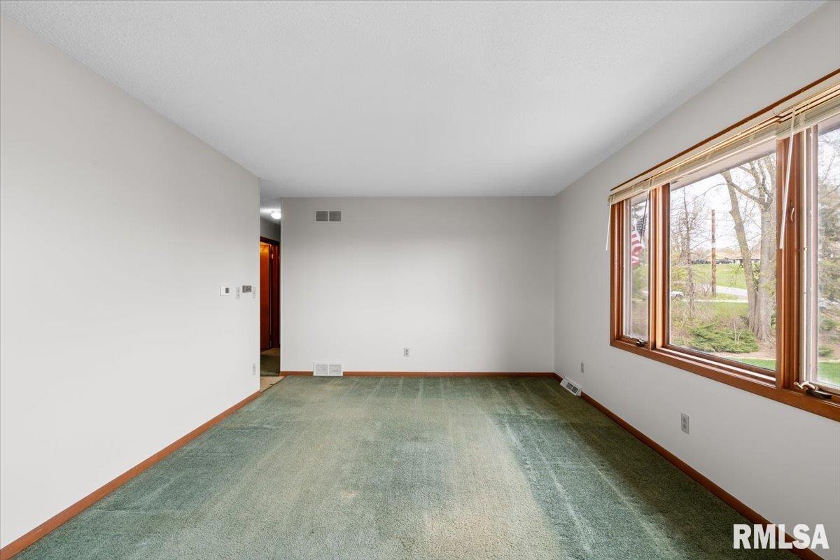 4690 Criswell Street, Bettendorf, Iowa image 16