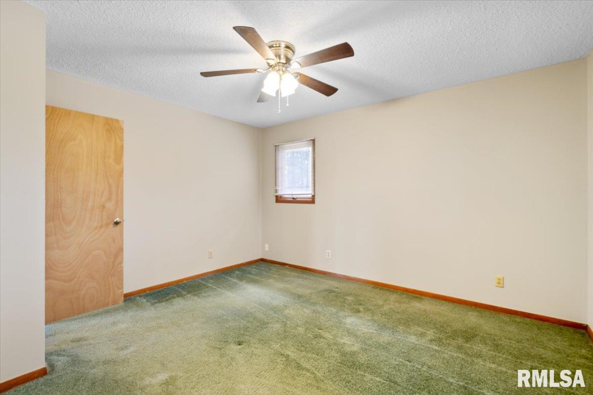 4690 Criswell Street, Bettendorf, Iowa image 32
