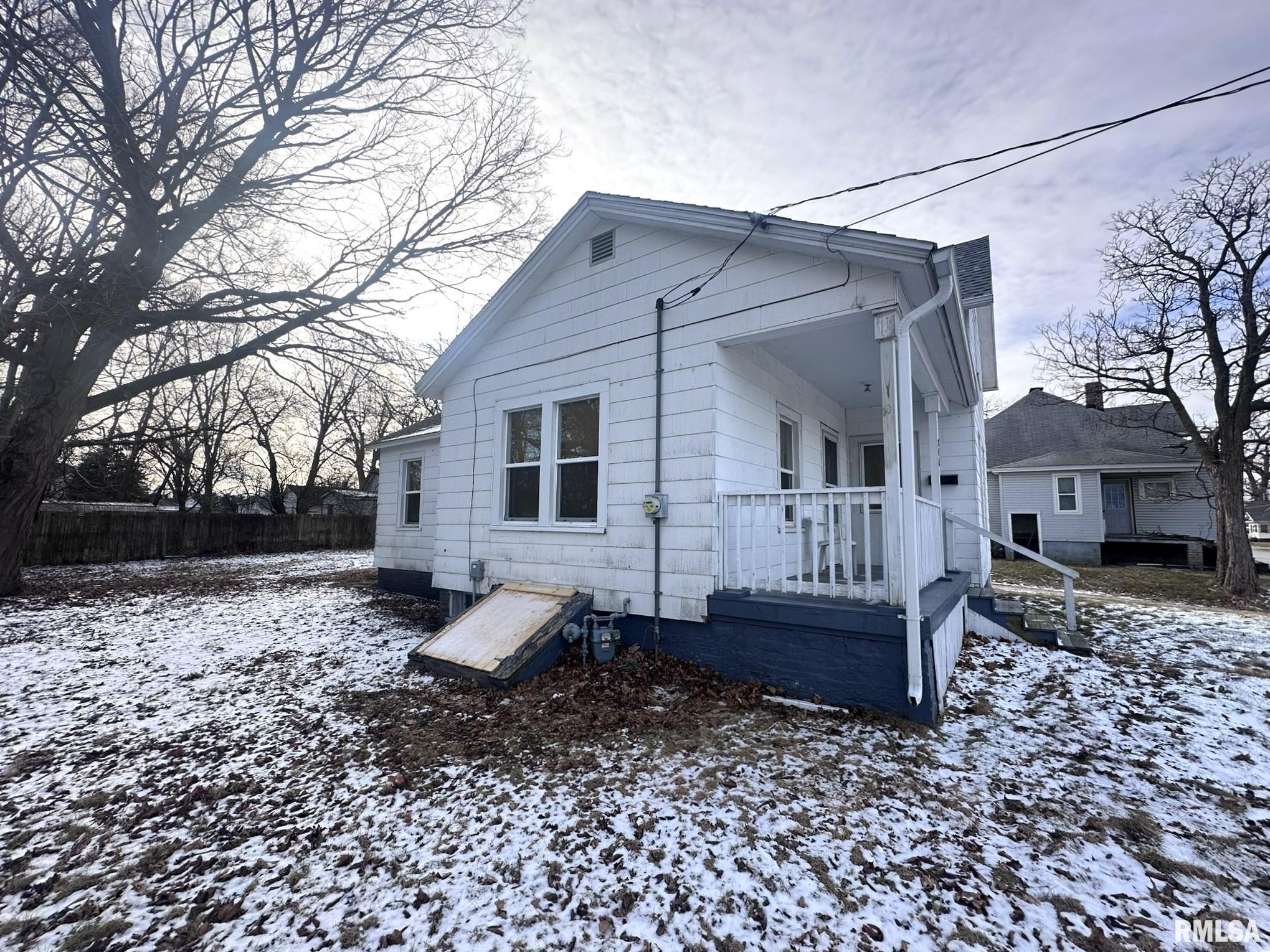 746 E South Street, Galesburg, Illinois image 3