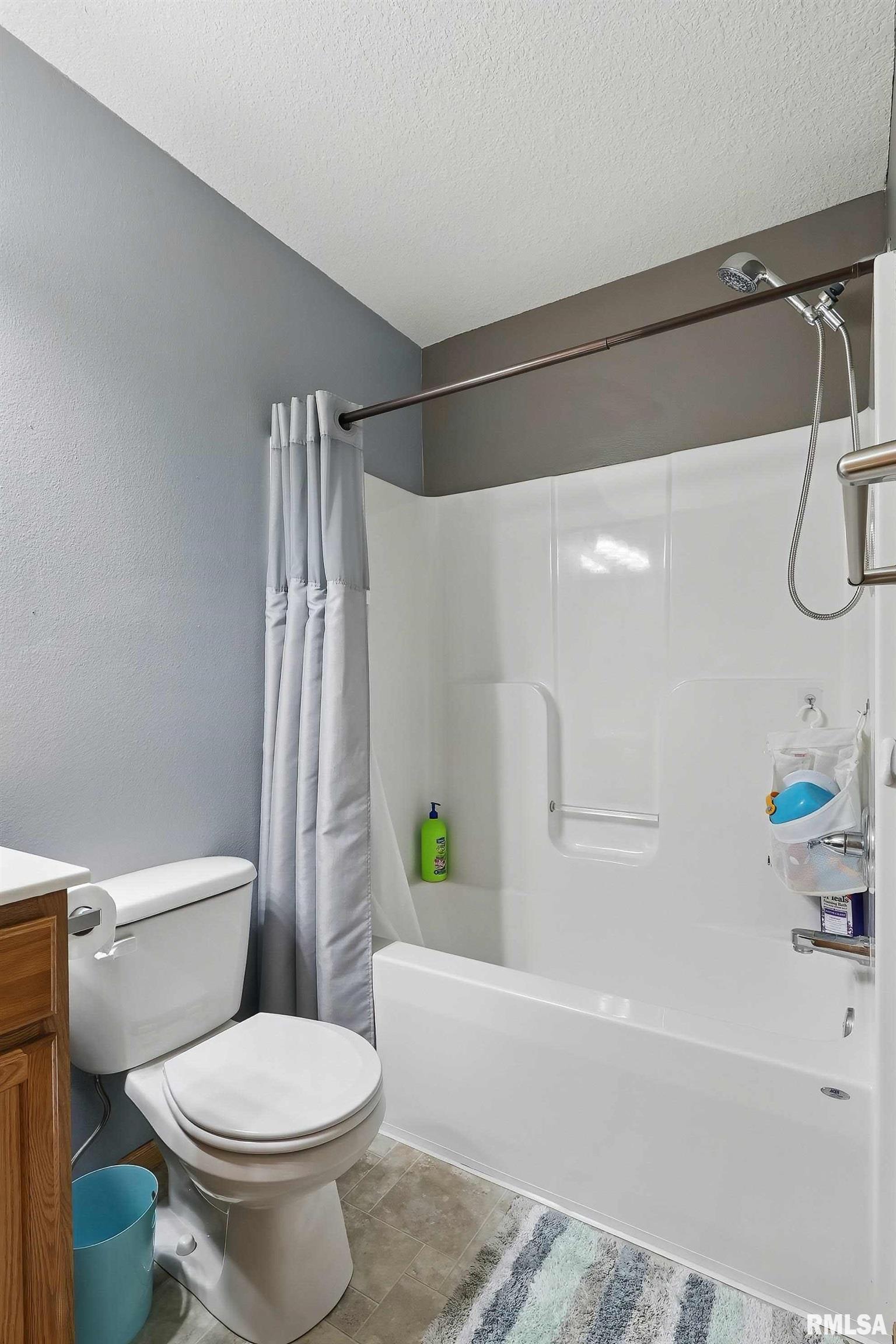 1570 Savannah Circle #D2, Davenport, Iowa image 22