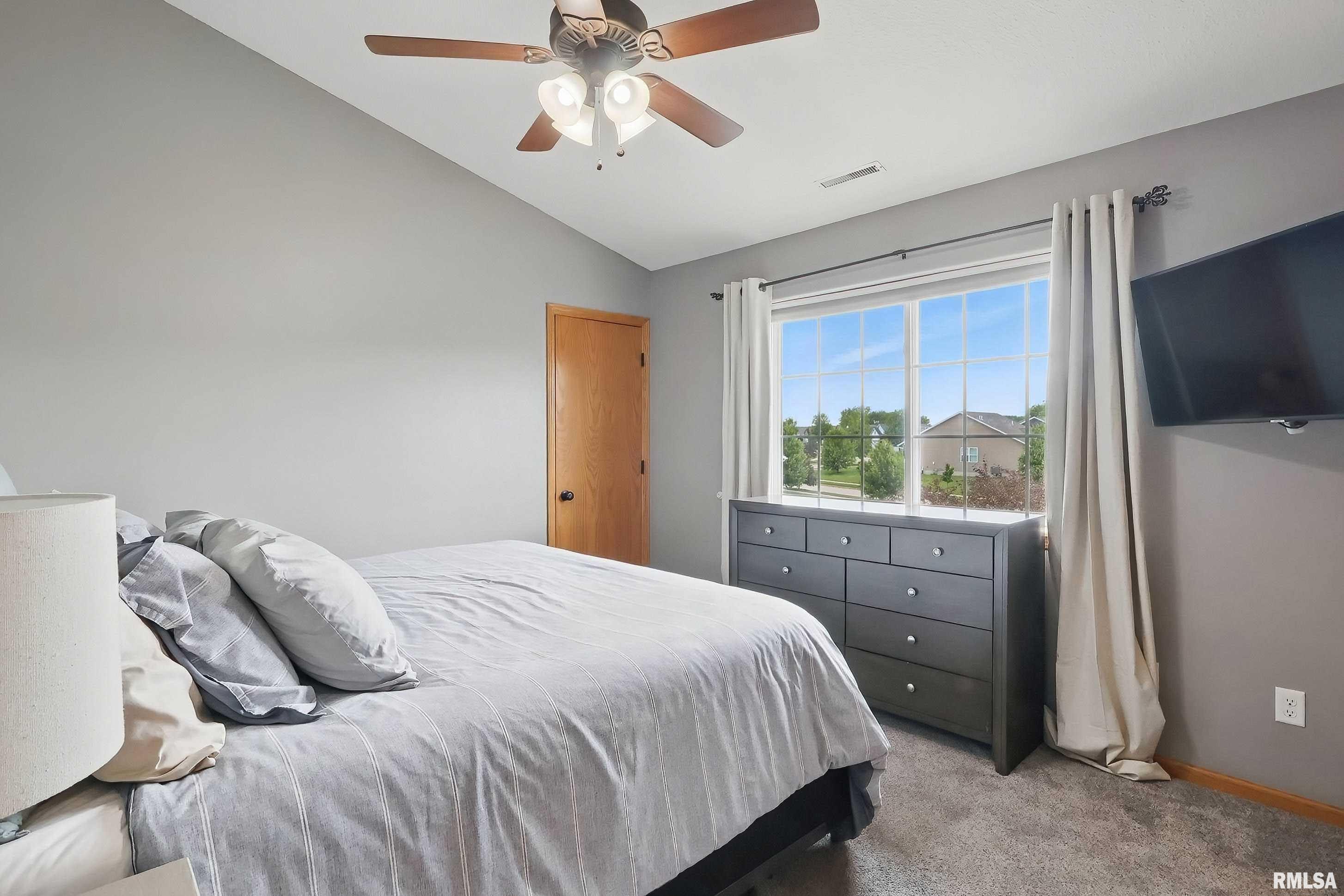 1570 Savannah Circle #D2, Davenport, Iowa image 14