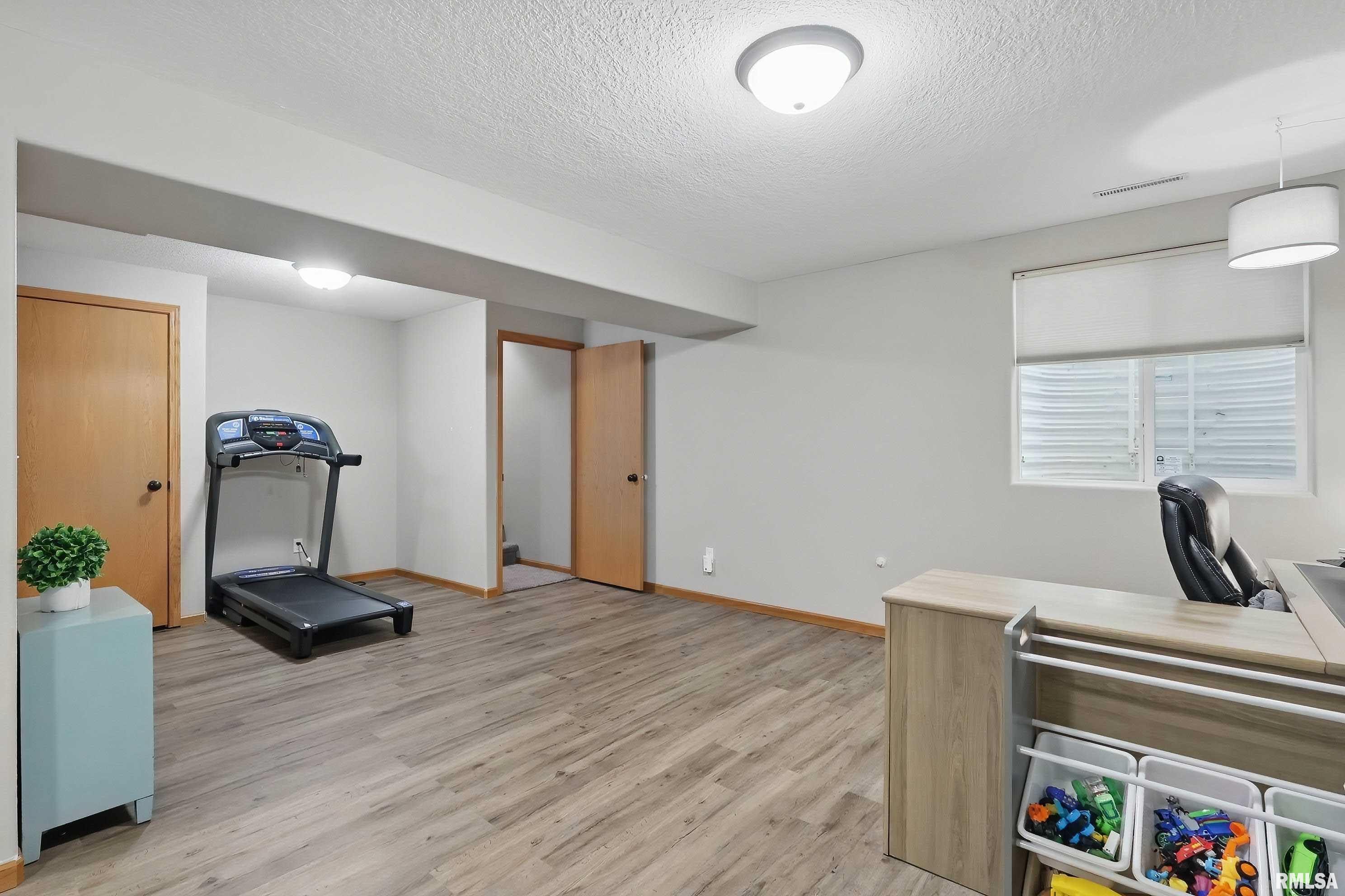 1570 Savannah Circle #D2, Davenport, Iowa image 27
