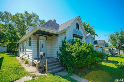 Homes For Sale - 2121 N Bourland Avenue<br/> Peoria, IL 61604