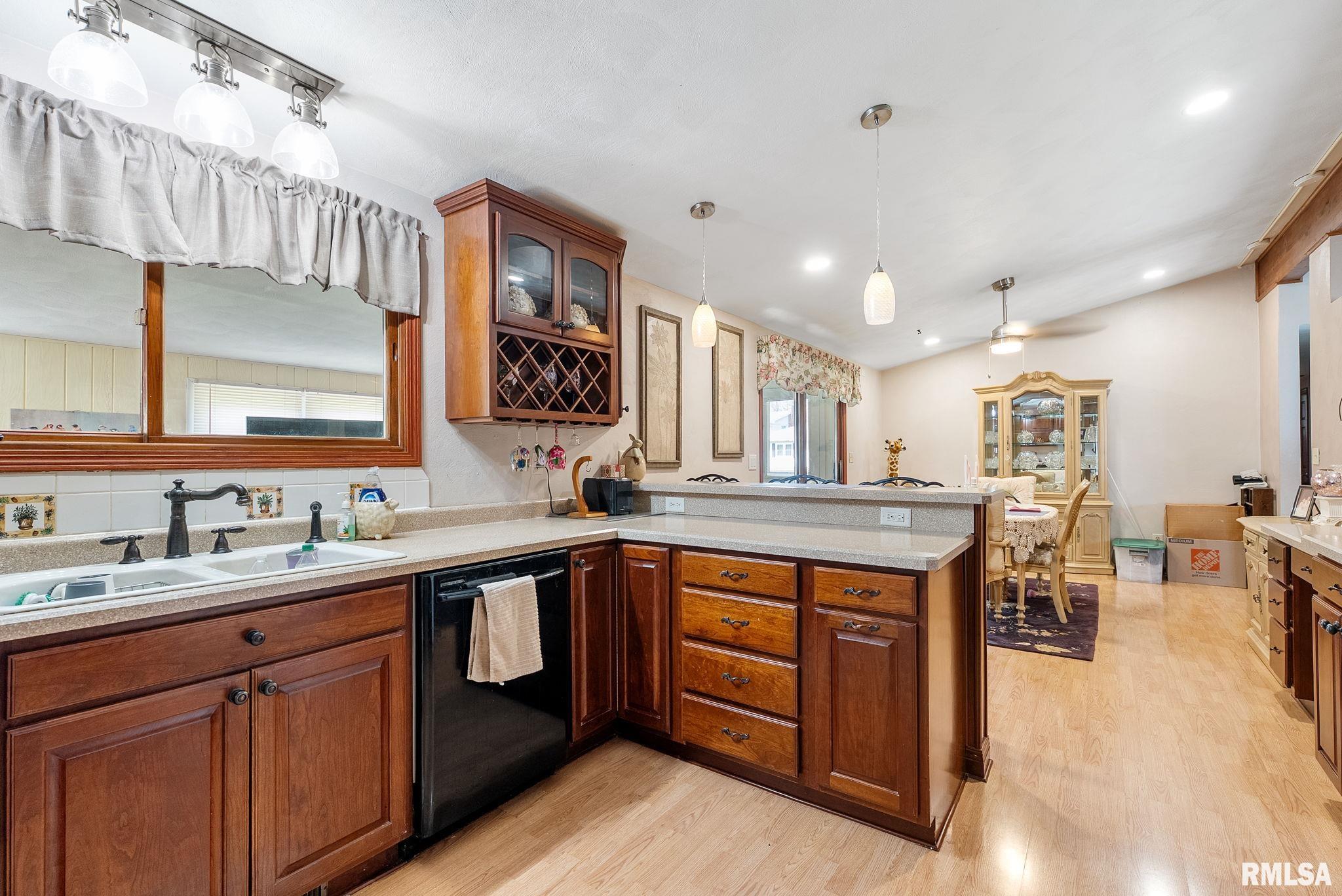 3802 Friendship Farm Road, East Moline, Illinois image 8