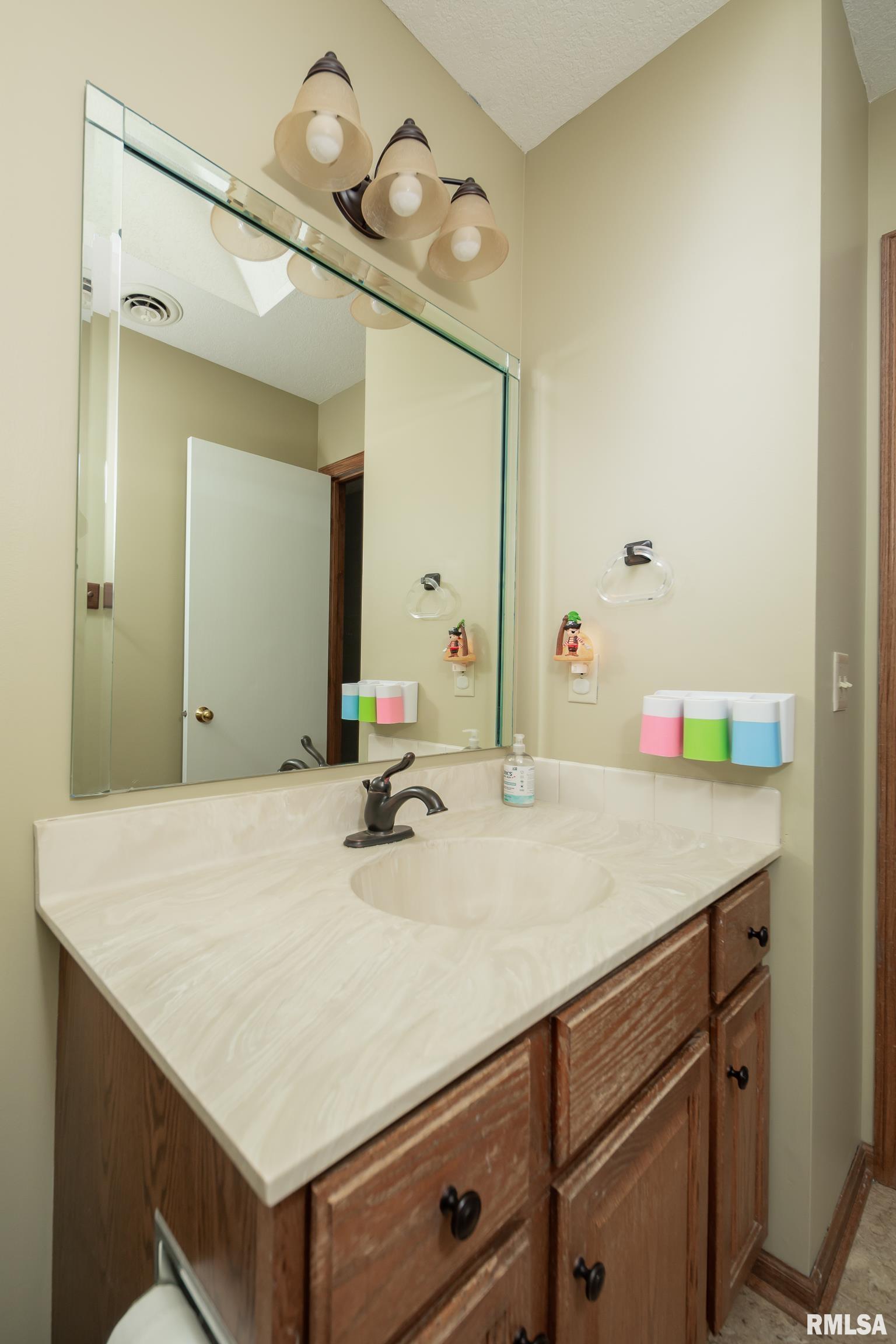 1722 Cindy Court, Bettendorf, Iowa image 27