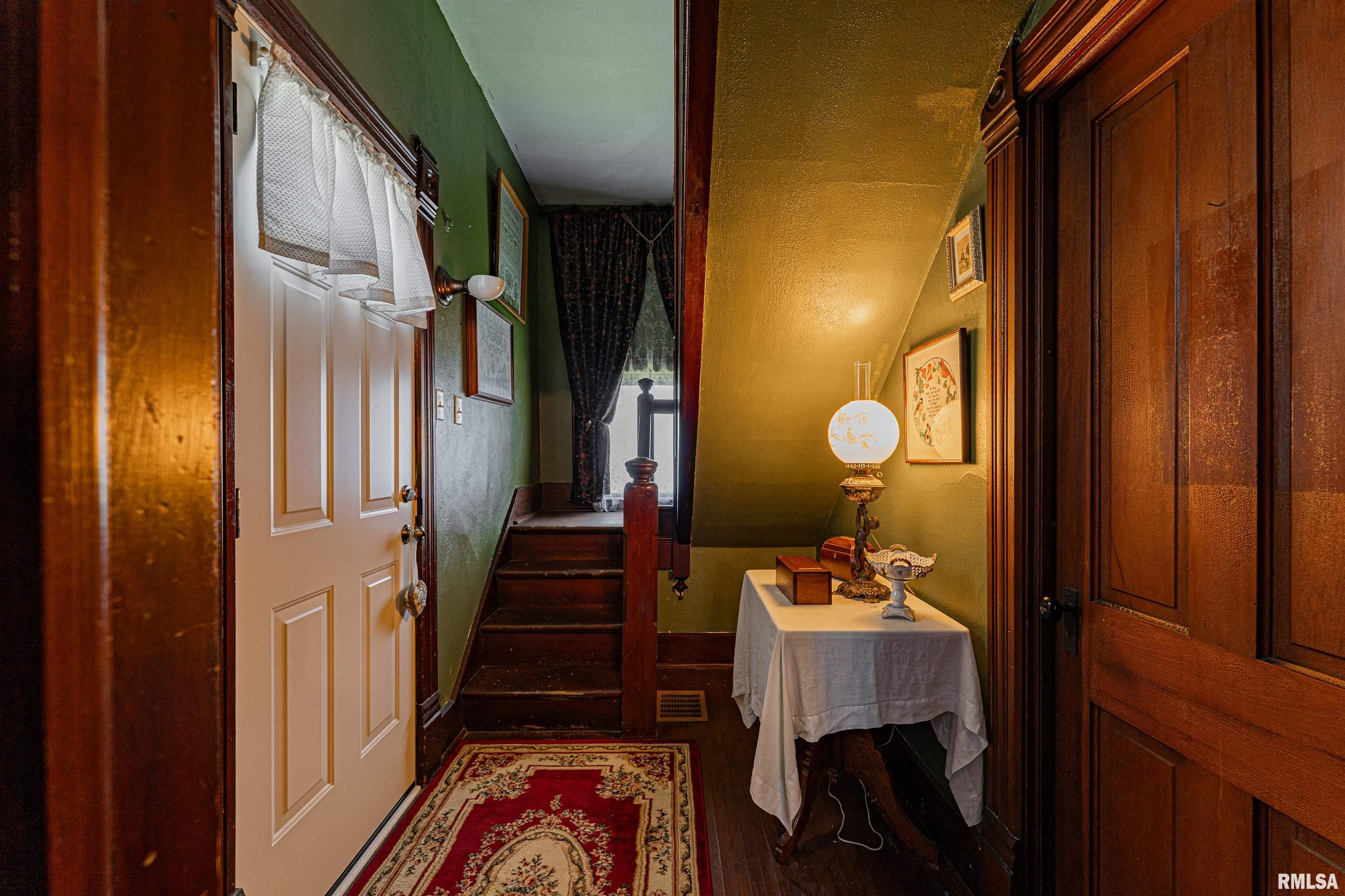 109 6th Street, Lincoln, Illinois image 4