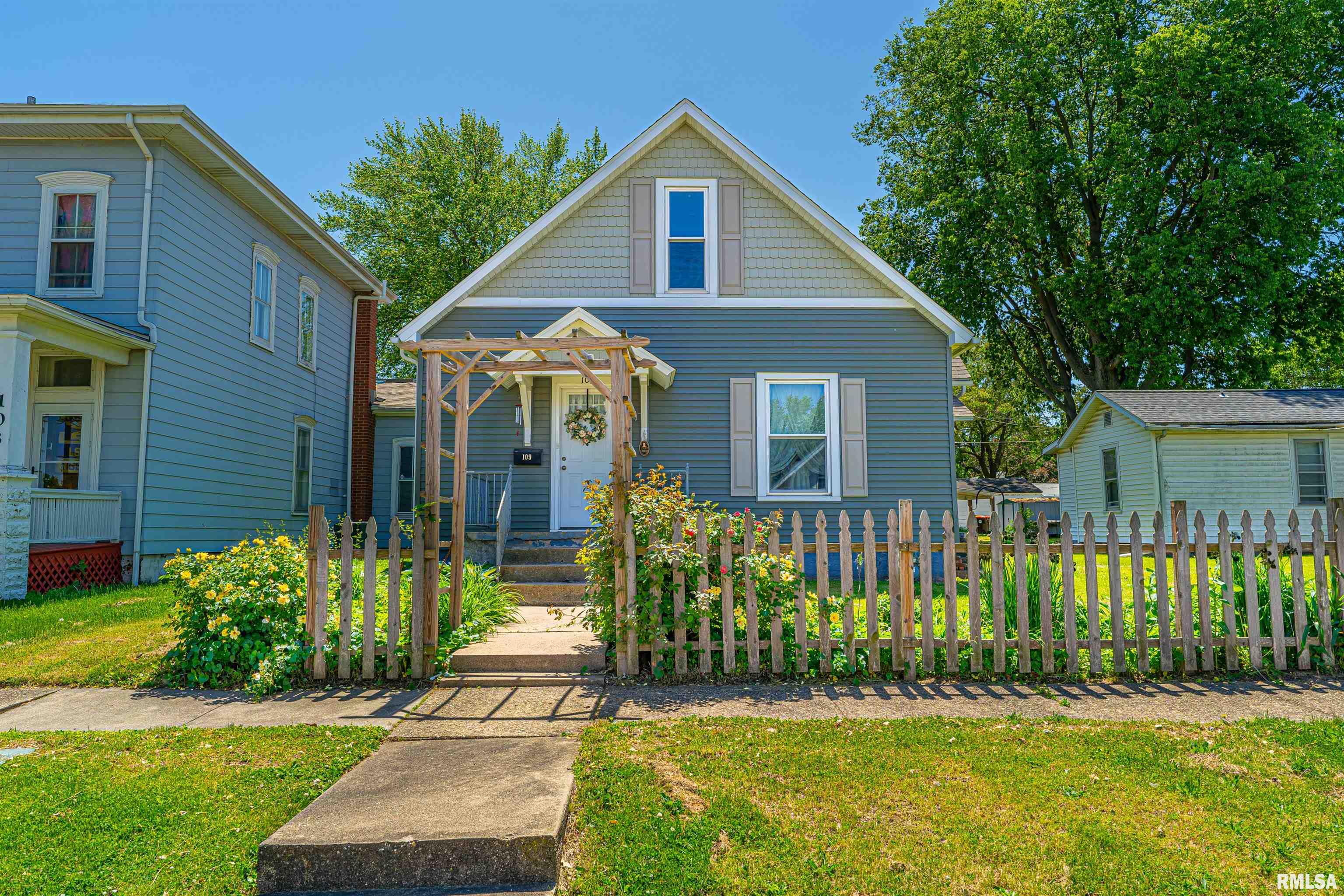 109 6th Street, Lincoln, Illinois image 1