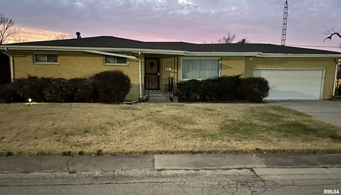 Homes For Sale - 2051 Randall Court<br/> Sangamon County, Springfield, IL 62703