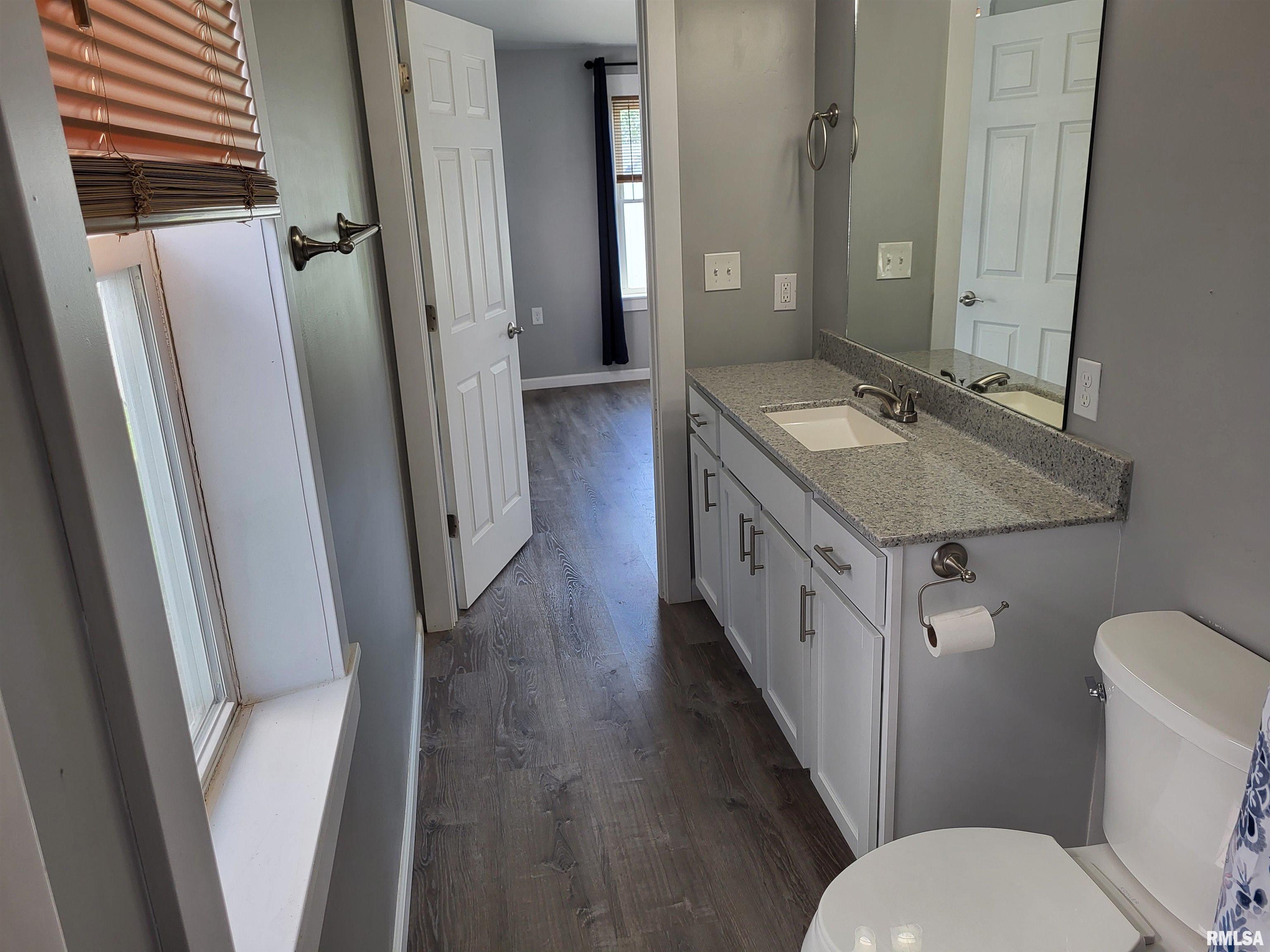 718 Adams Street, Quincy, Illinois image 11