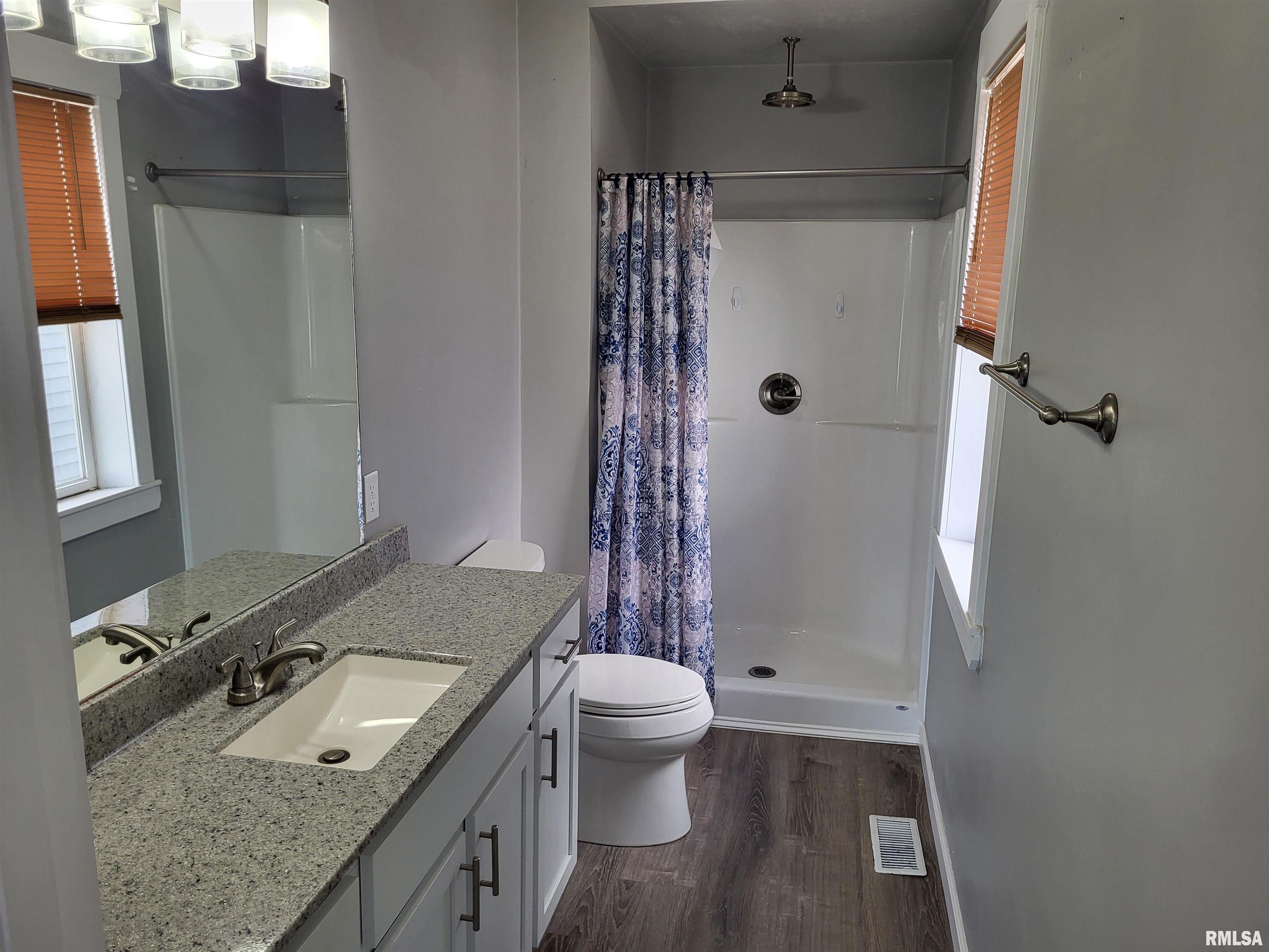 718 Adams Street, Quincy, Illinois image 10