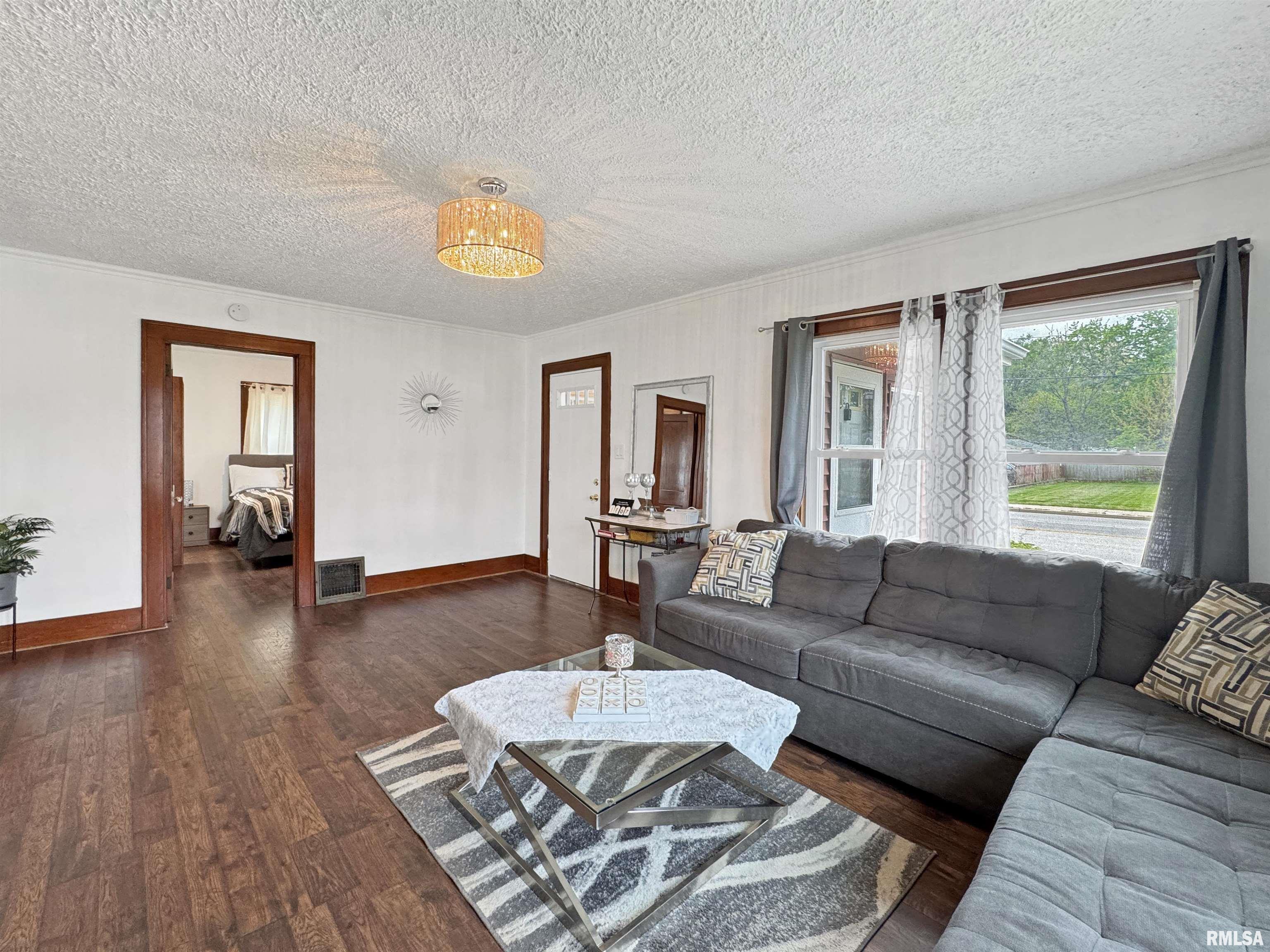277 N Henderson Street, Galesburg, Illinois image 7