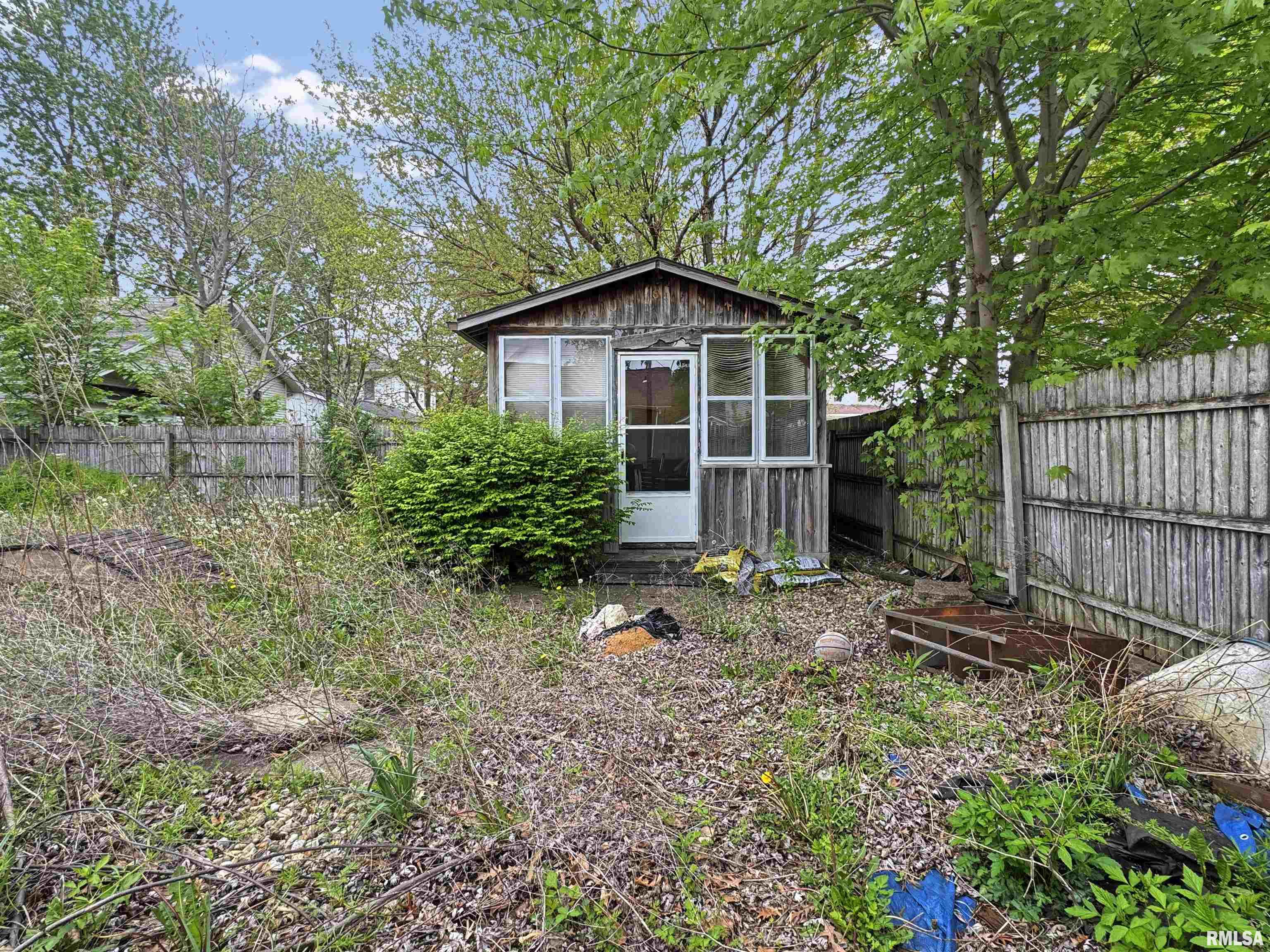 277 N Henderson Street, Galesburg, Illinois image 36