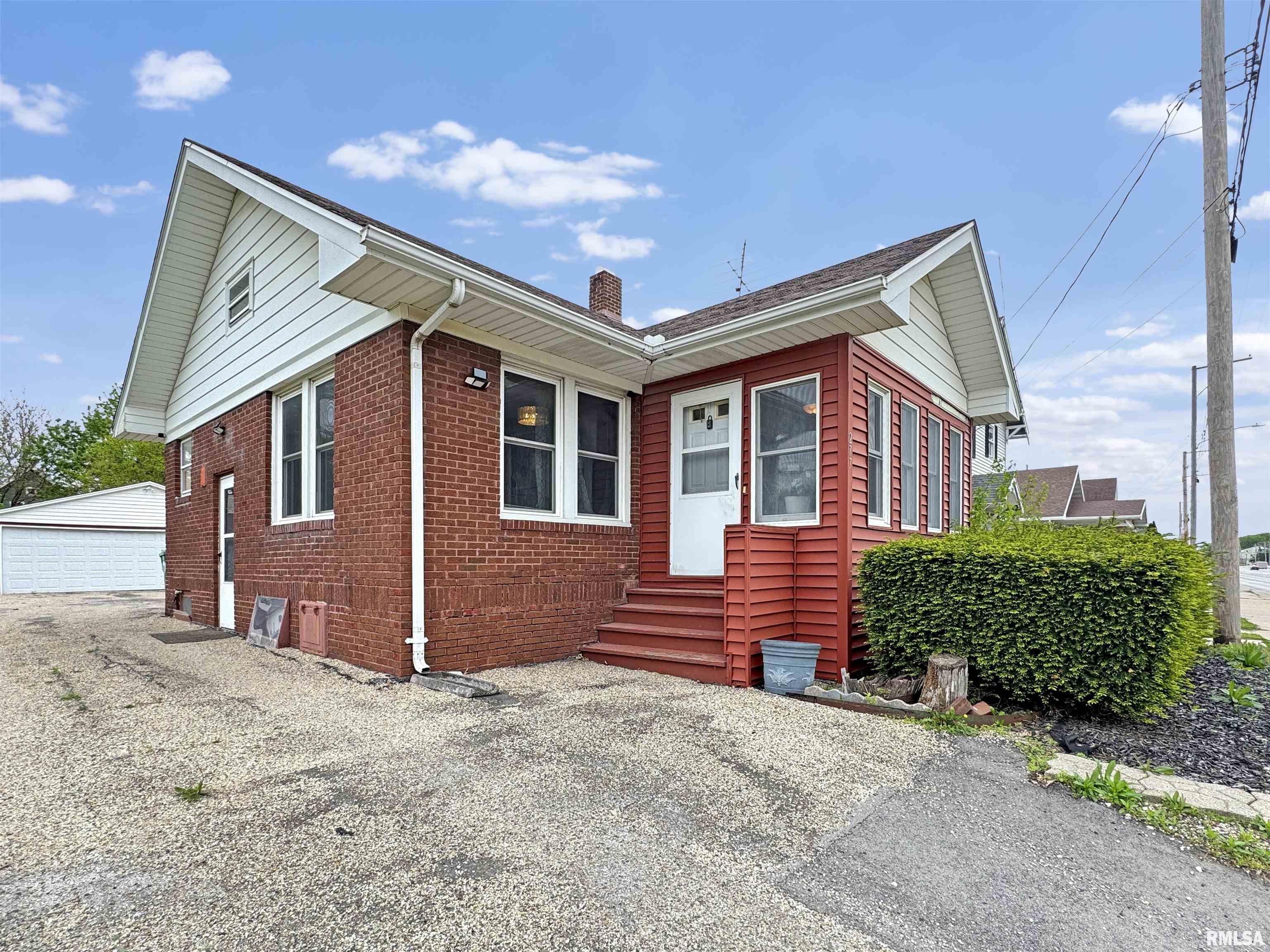 277 N Henderson Street, Galesburg, Illinois image 29