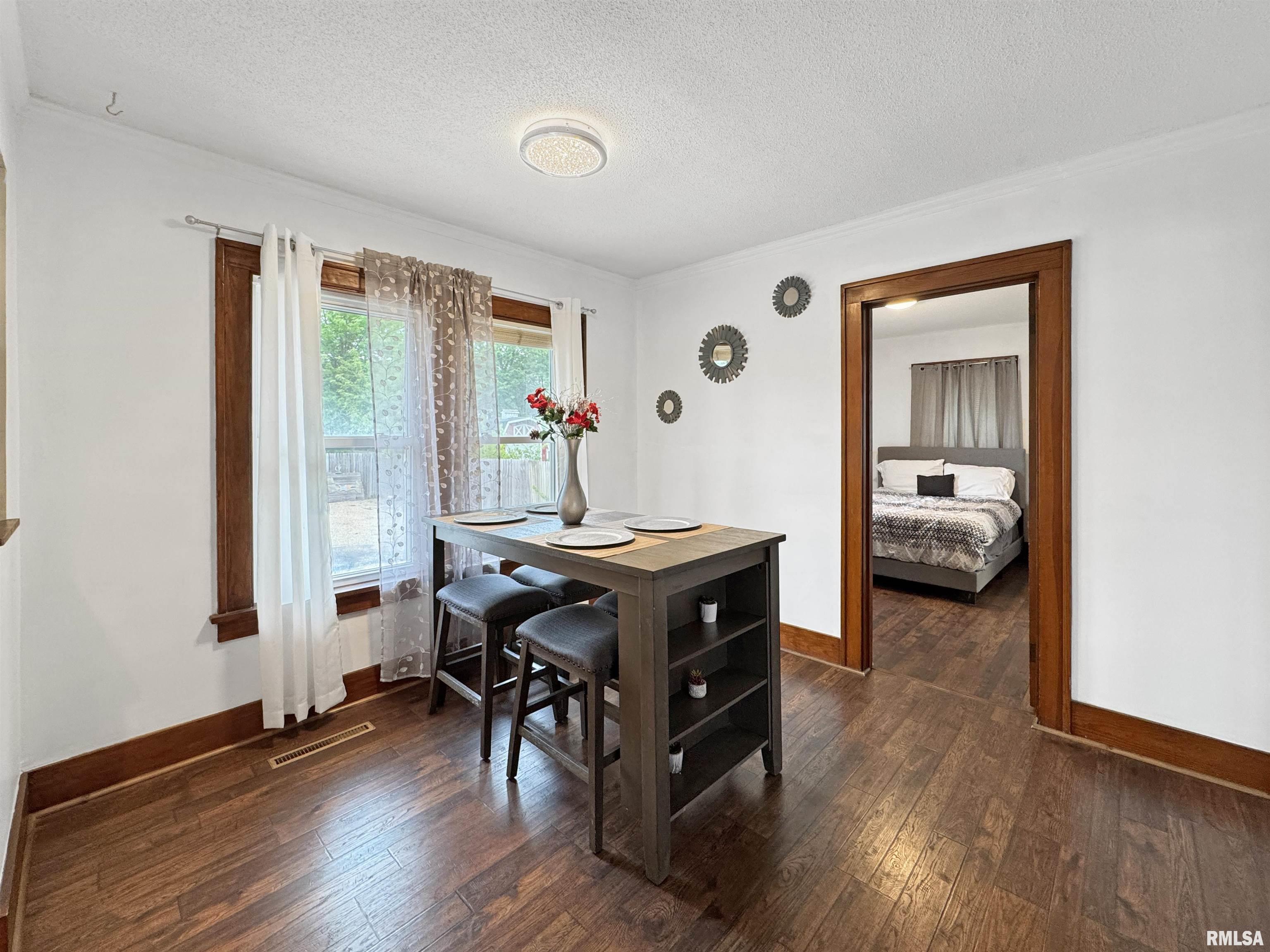 277 N Henderson Street, Galesburg, Illinois image 15