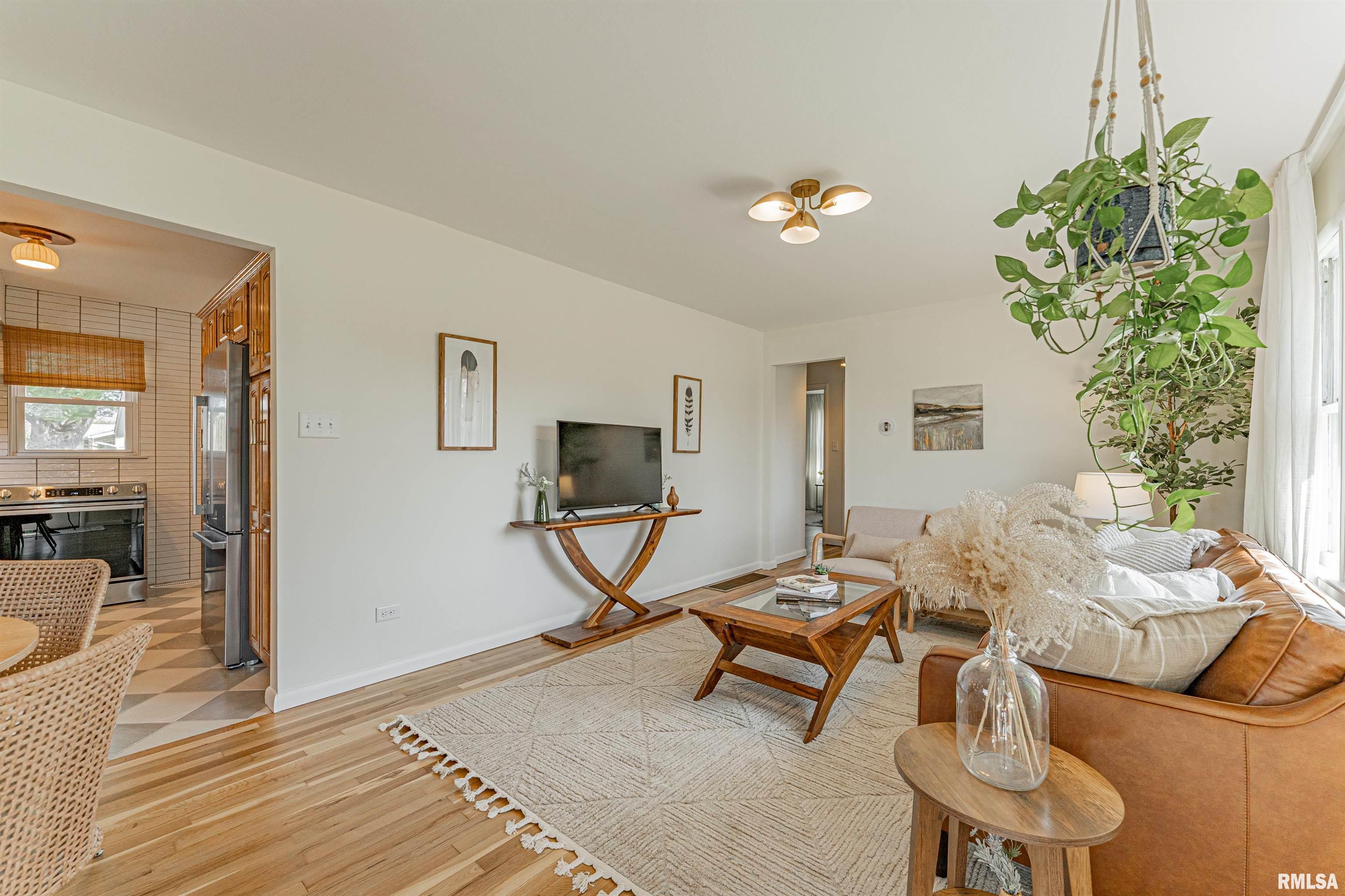 1038 N State Street, Lincoln, Illinois image 3
