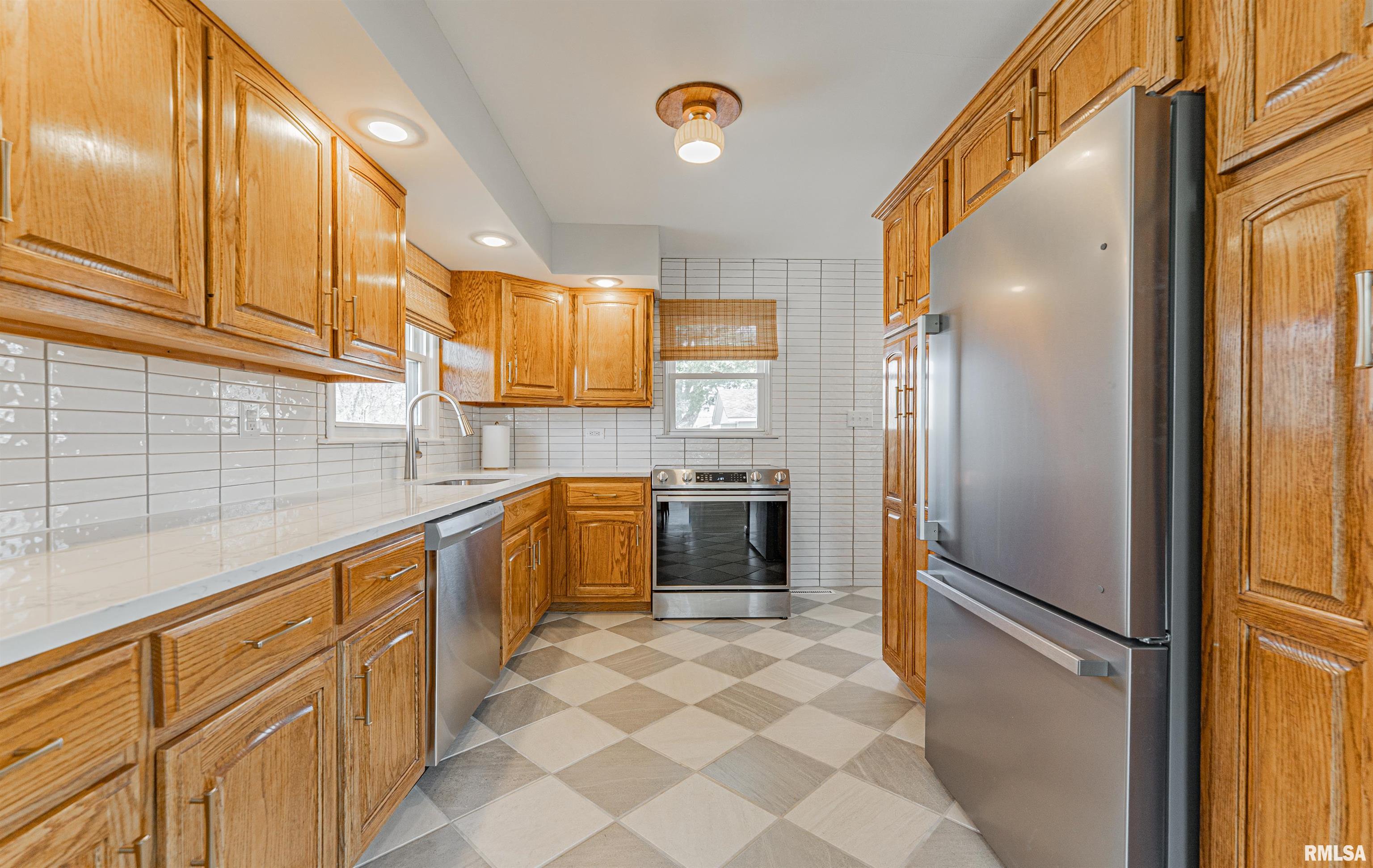 1038 N State Street, Lincoln, Illinois image 8