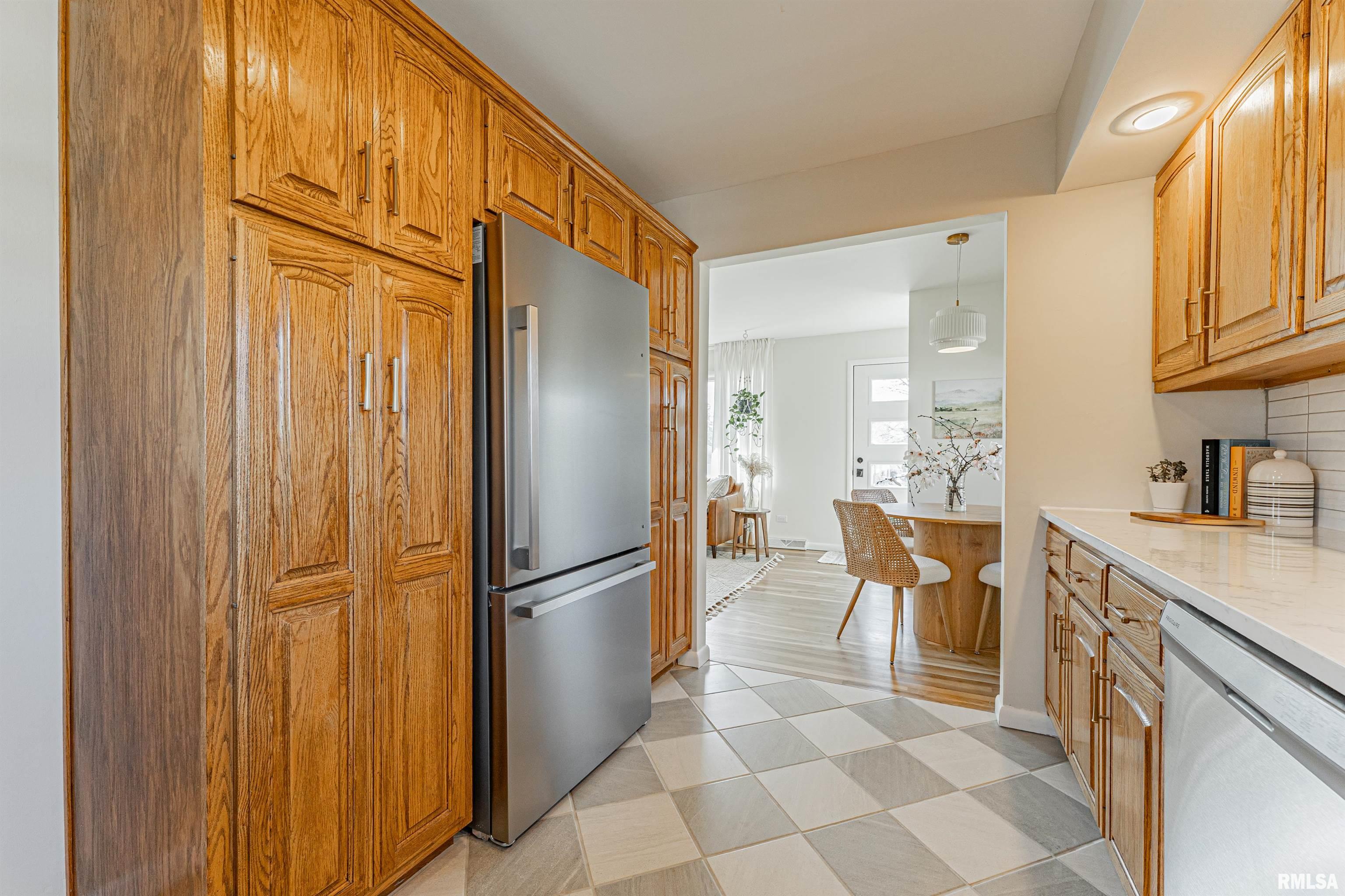 1038 N State Street, Lincoln, Illinois image 9