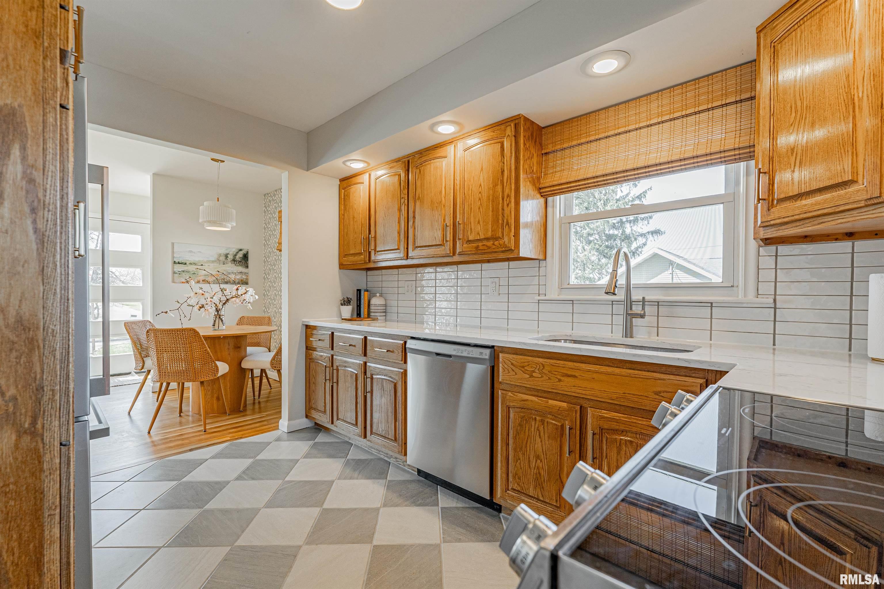 1038 N State Street, Lincoln, Illinois image 10