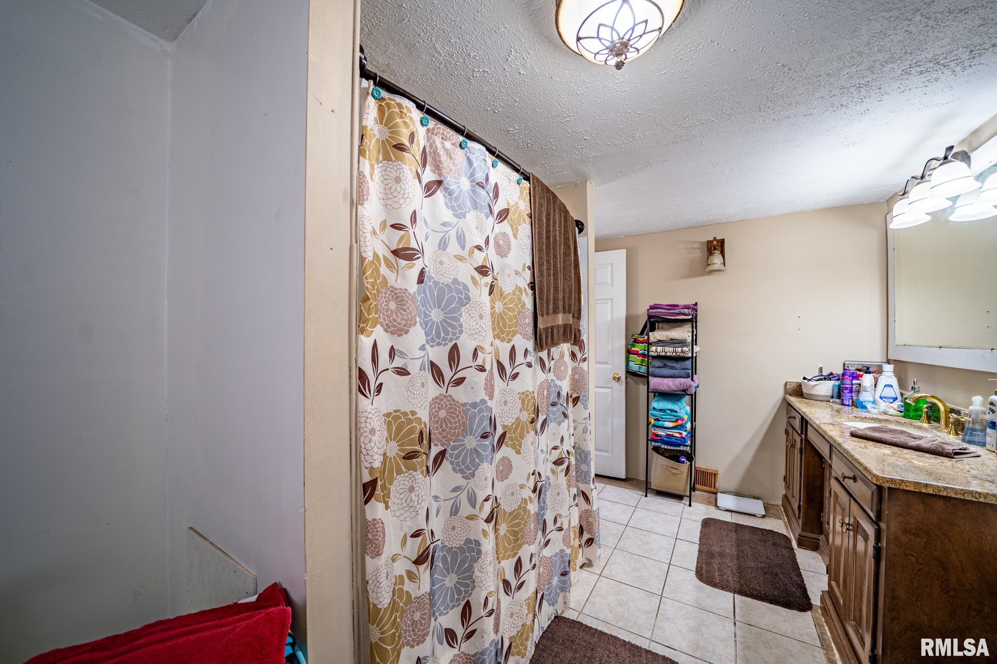 1425 N Vaughn Avenue, West Peoria, Illinois image 15