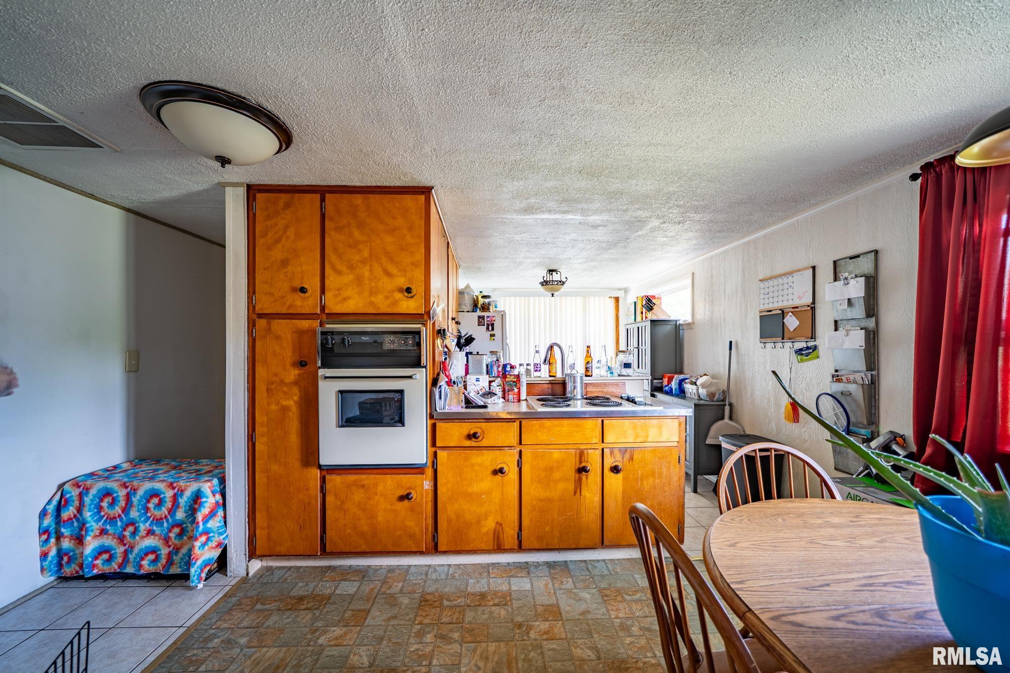 1425 N Vaughn Avenue, West Peoria, Illinois image 7