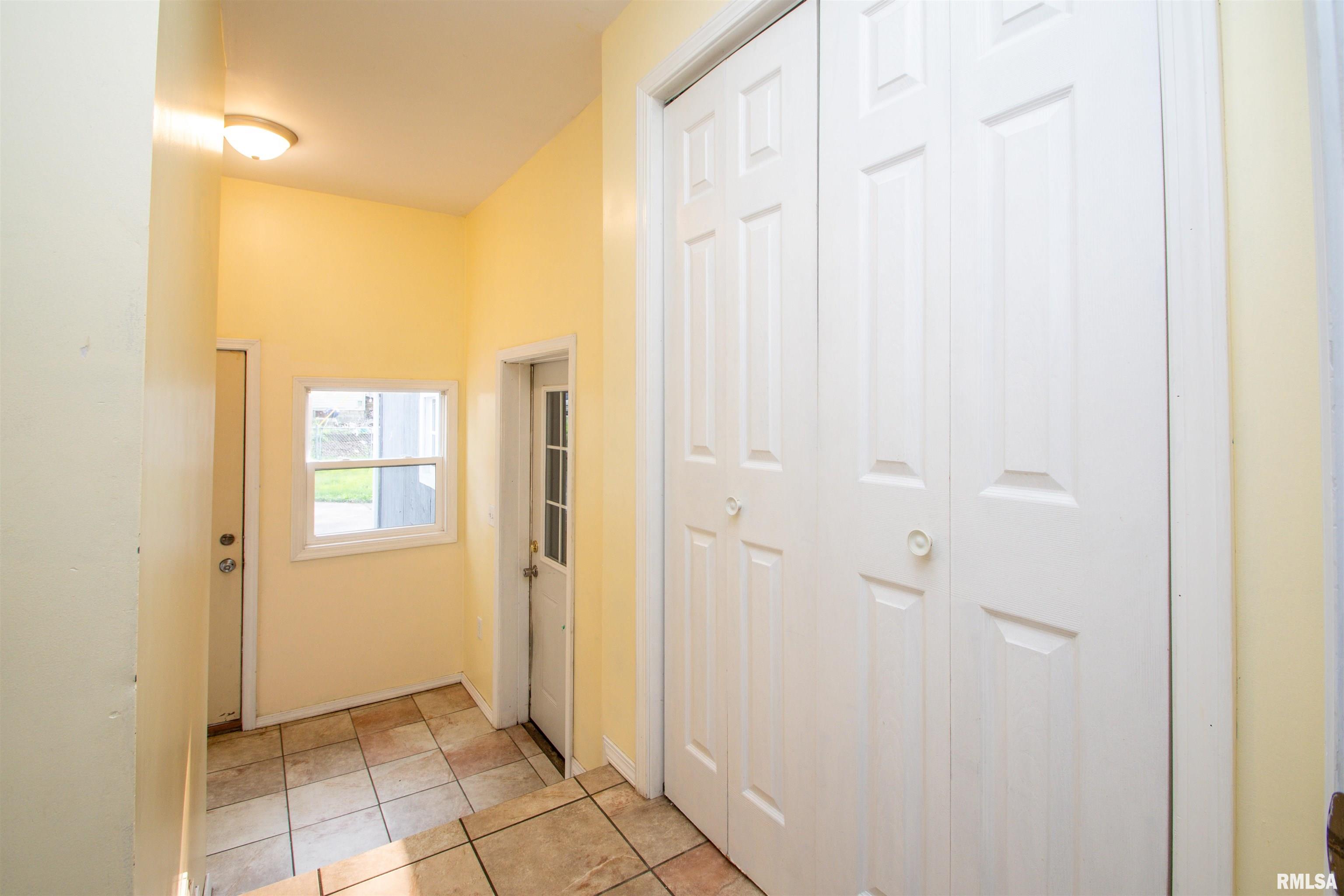 301 Edgewood Drive, Pekin, Illinois image 14