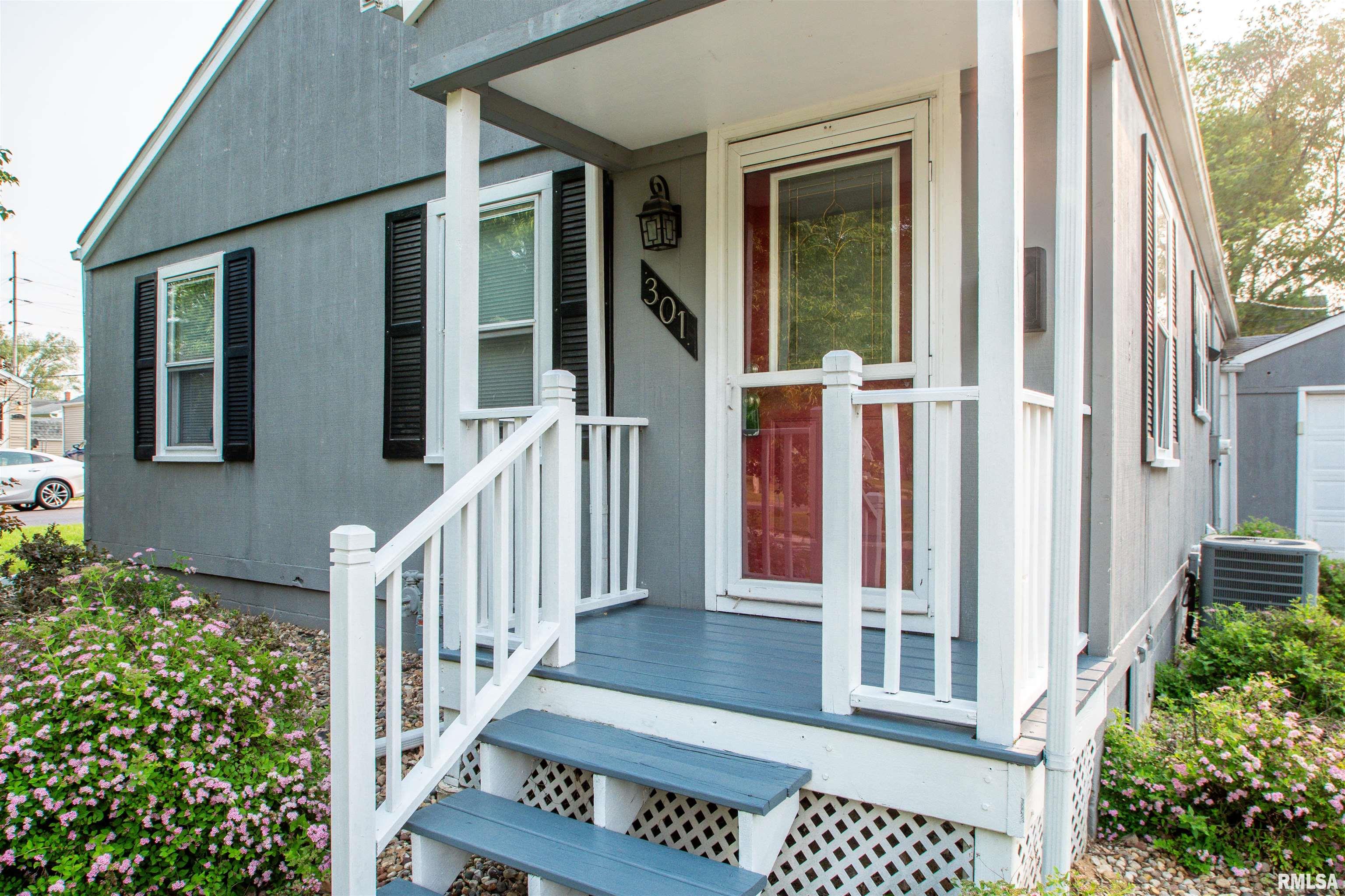301 Edgewood Drive, Pekin, Illinois image 3